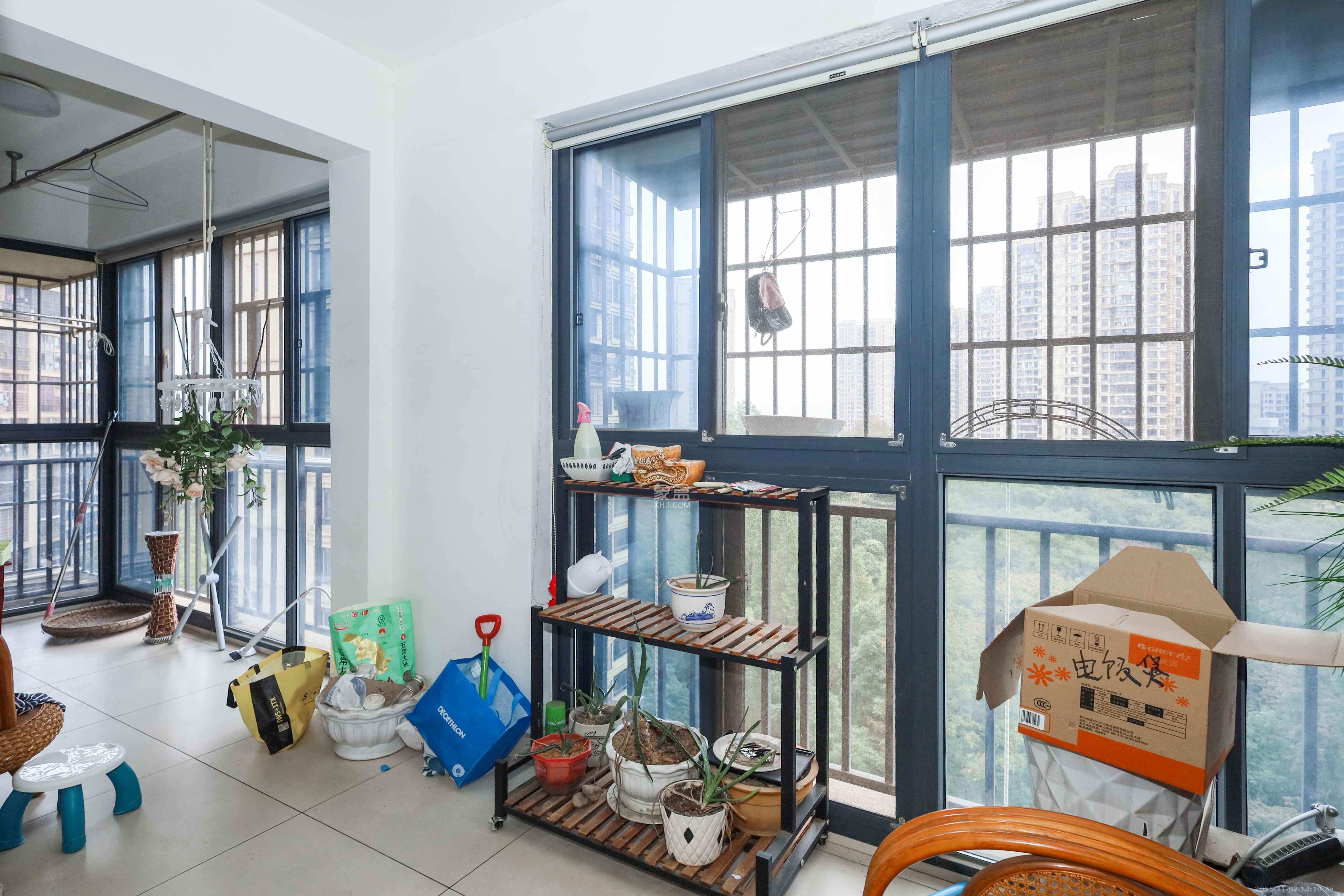 保利麓谷林语A区  4室2厅2卫    120.0万 保利麓谷林语A区  4室2厅2卫    120.0万阳台