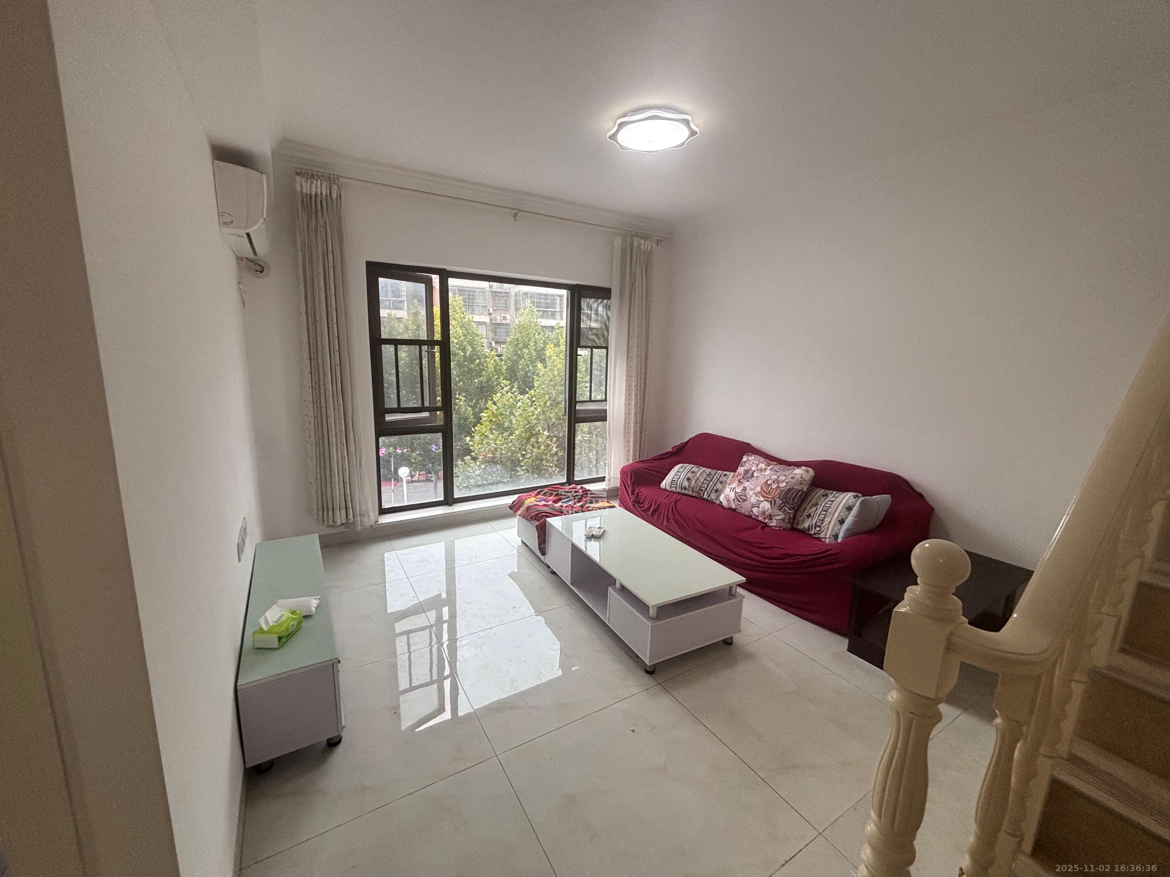 地泰御和苑 3室2厅1卫 2200.0元/月 地泰御和苑 3室2厅1卫 2200.0元/月室内图