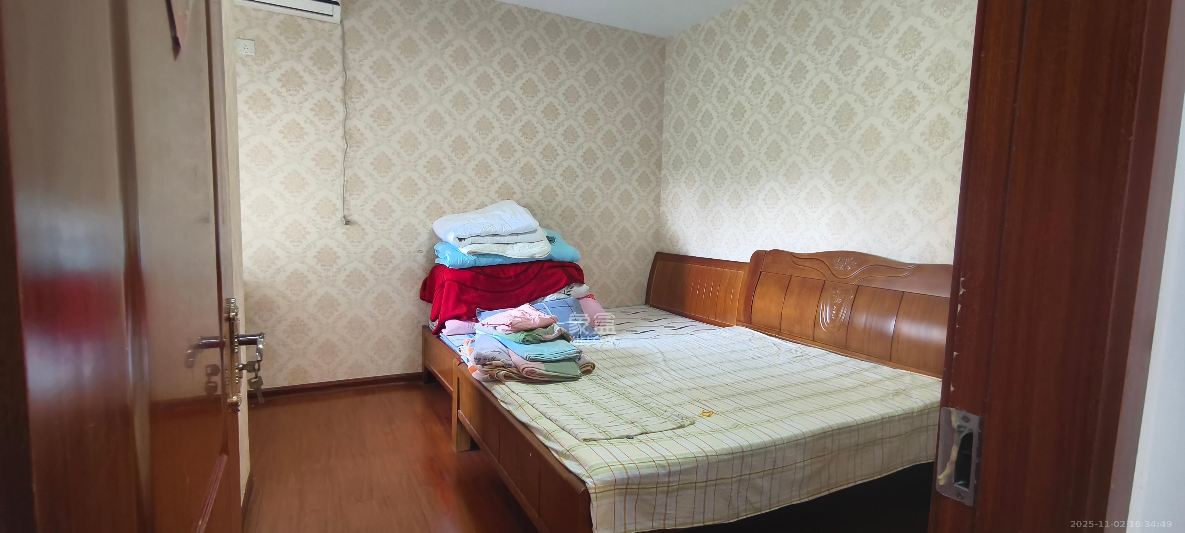 第六都（陆都小区）  3室2厅1卫    3000.0元/月室内图