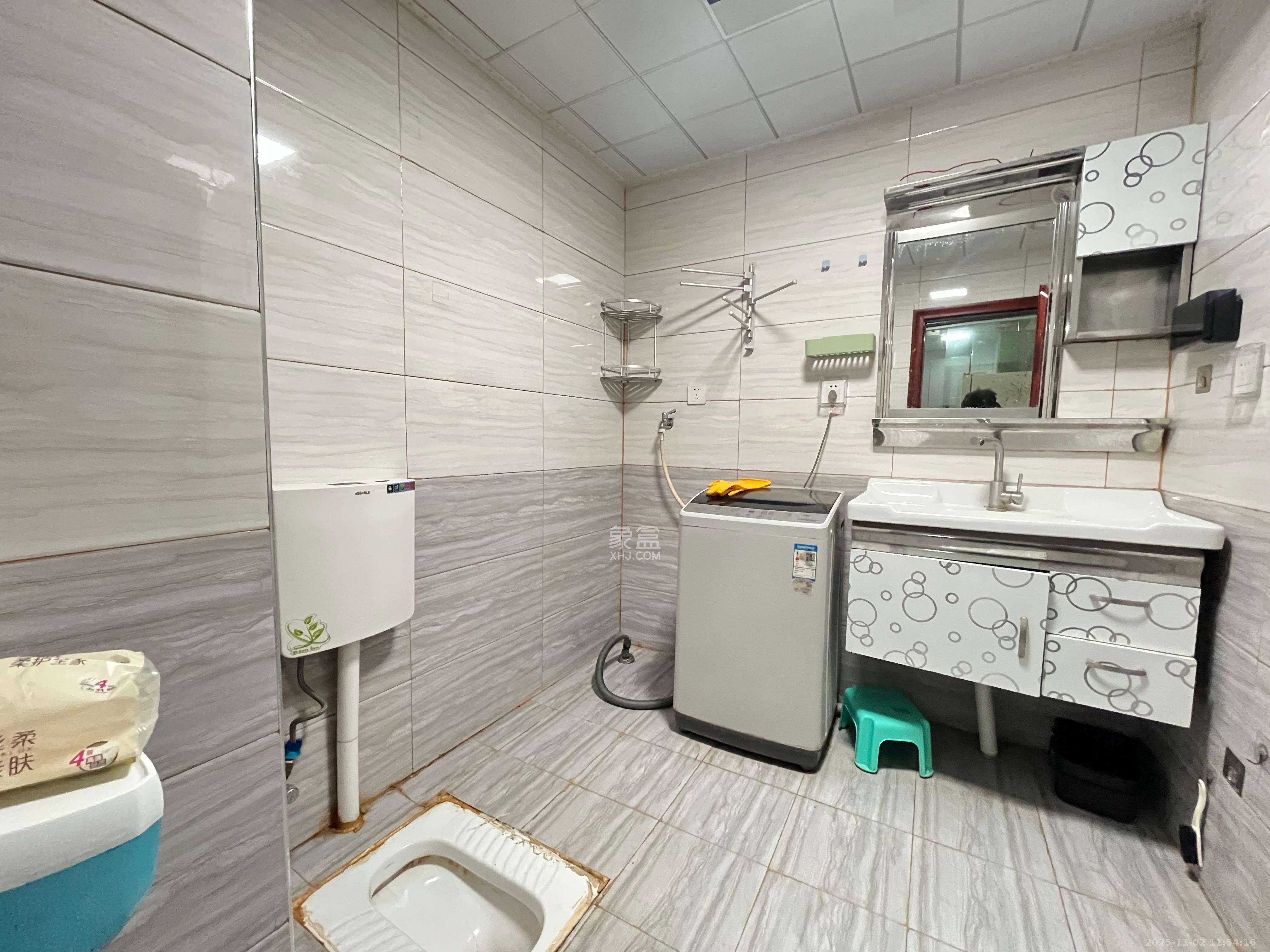 阳光100三期  2室2厅1卫    1900.0元/月 阳光100三期  2室2厅1卫    1900.0元/月室内图