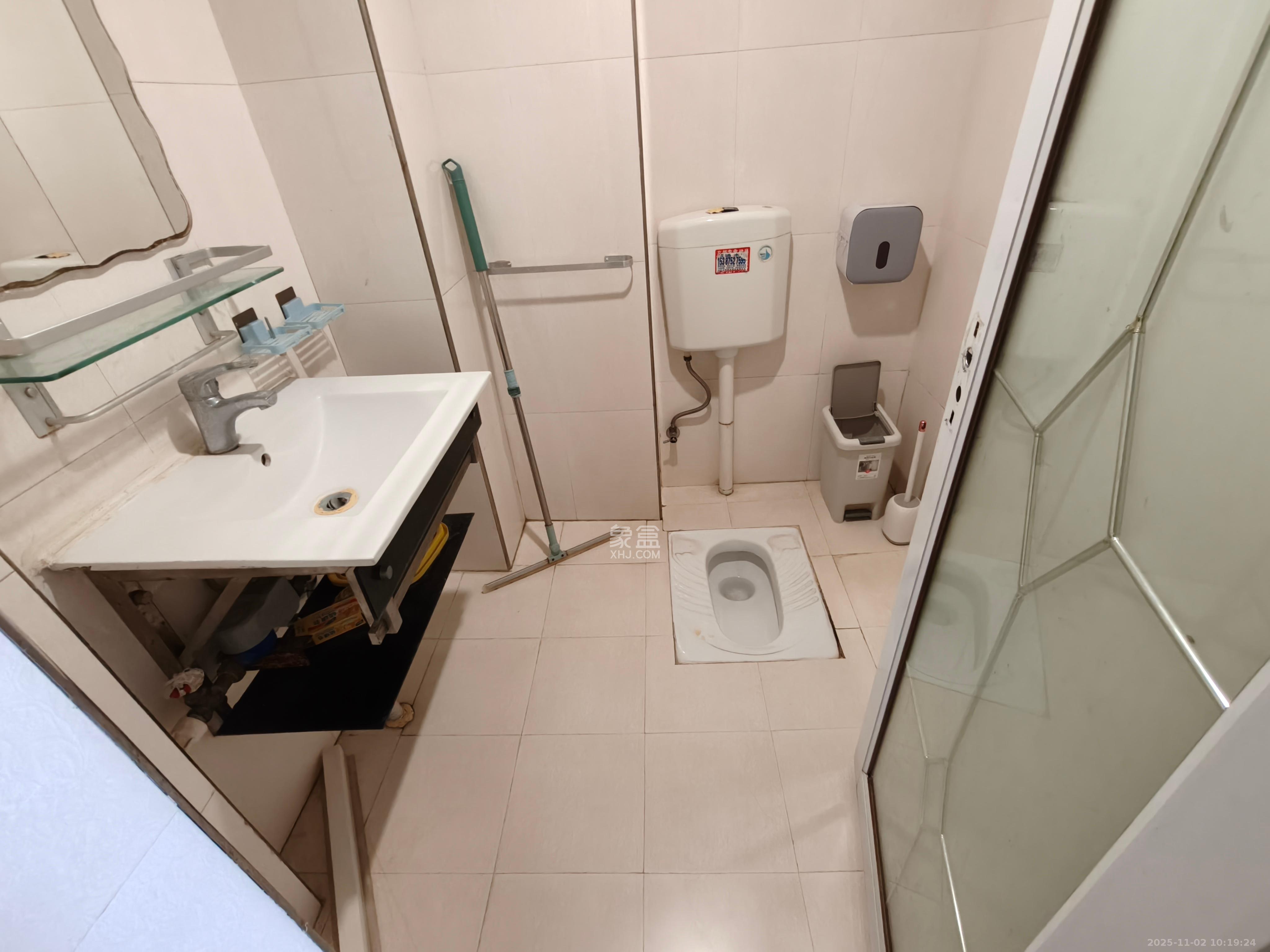 万树丹堤  1室1厅1卫    1600.0元/月室内图