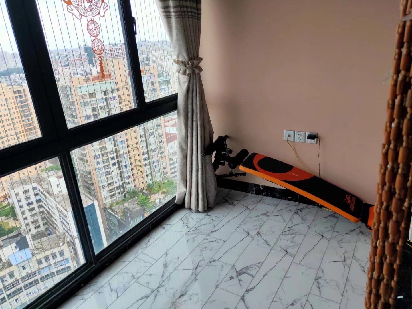 椰岛广场  2室2厅2卫    4500.0元/月 椰岛广场  2室2厅2卫    4500.0元/月室内图