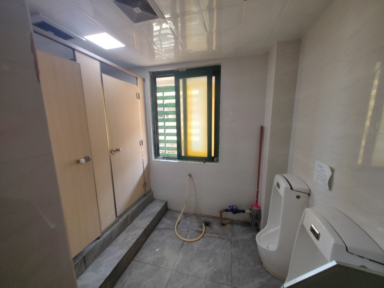 星华大厦  1室1厅0卫    46680.0元/月