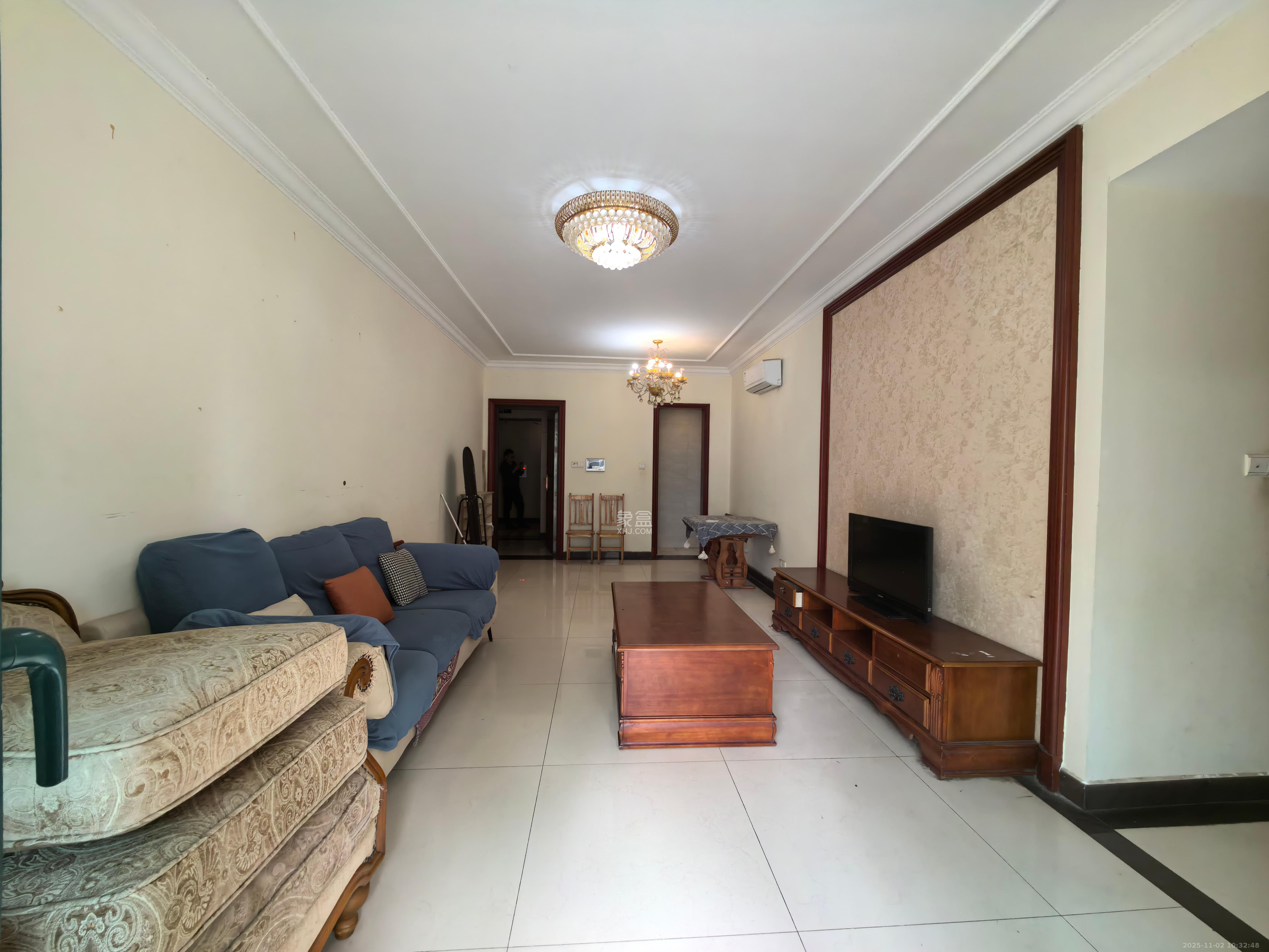 恒大翡翠华庭  3室2厅1卫    2200.0元/月