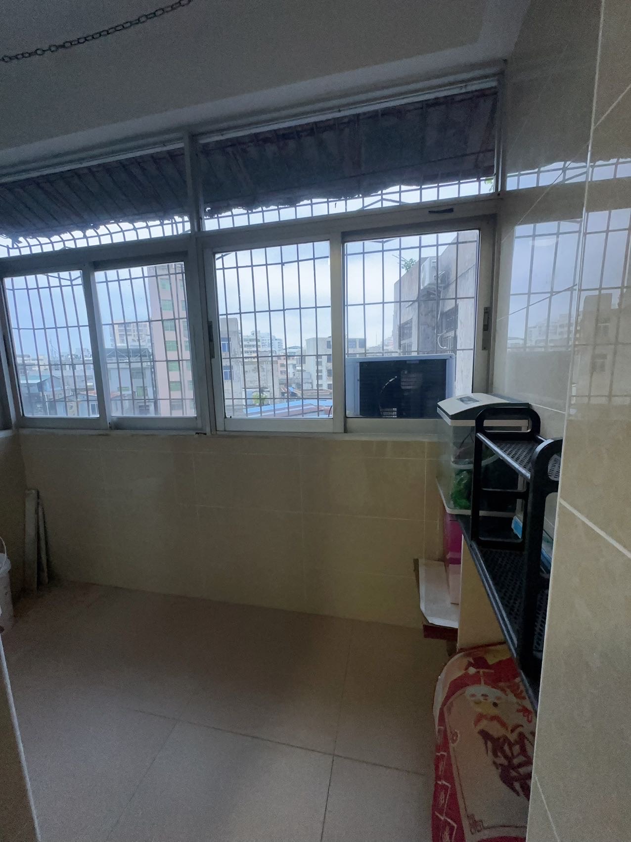 省汽车运输总公司红坎坡住宅区(海府路) 3室2厅1卫 85.0万 省汽车运输总公司红坎坡住宅区(海府路) 3室2厅1卫 85.0万客厅