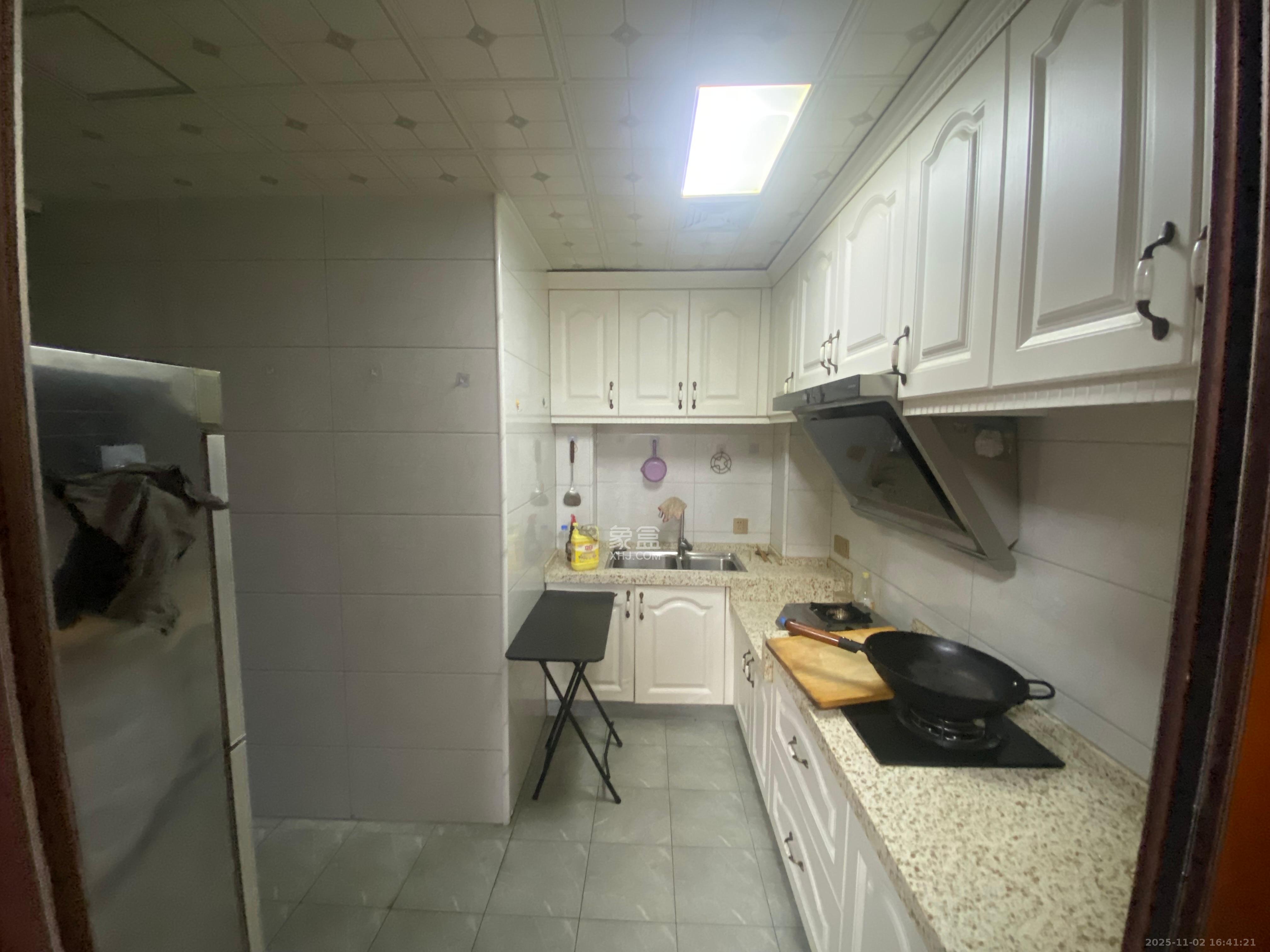 红星国际公馆  3室1厅2卫    2600.0元/月室内图