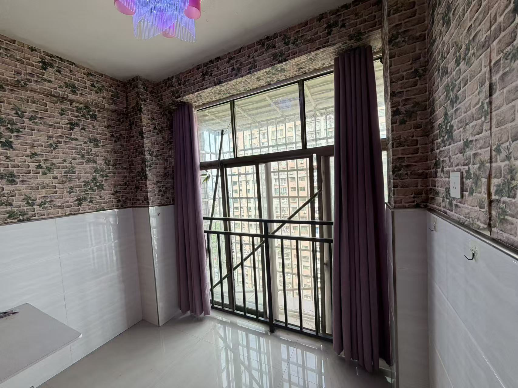 滨江财富中心  1室1厅1卫    1000.0元/月 滨江财富中心  1室1厅1卫    1000.0元/月室内图