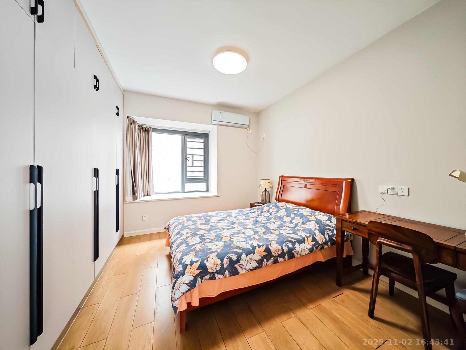 钱隆世家  4室2厅2卫    110.0万卧室