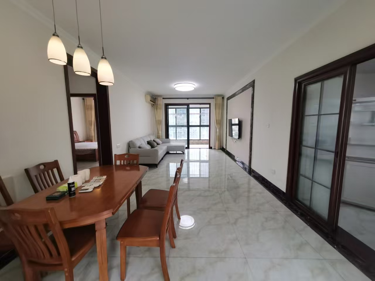 海阔天空-国瑞城四期（爵仕苑）  2室2厅1卫    4200.0元/月