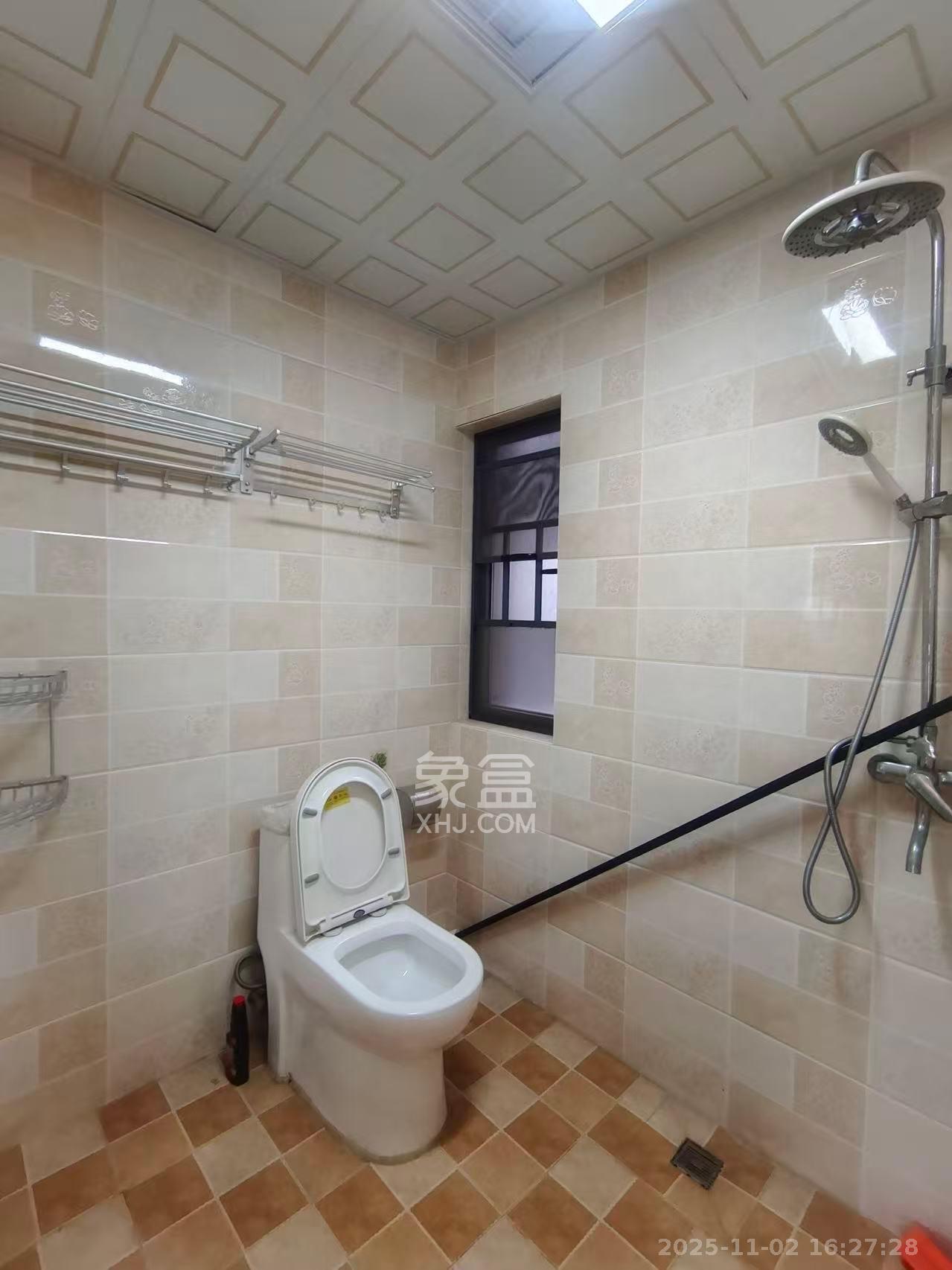 潇湘名城(新里程潇湘名城)  4室2厅1卫    3000.0元/月室内图