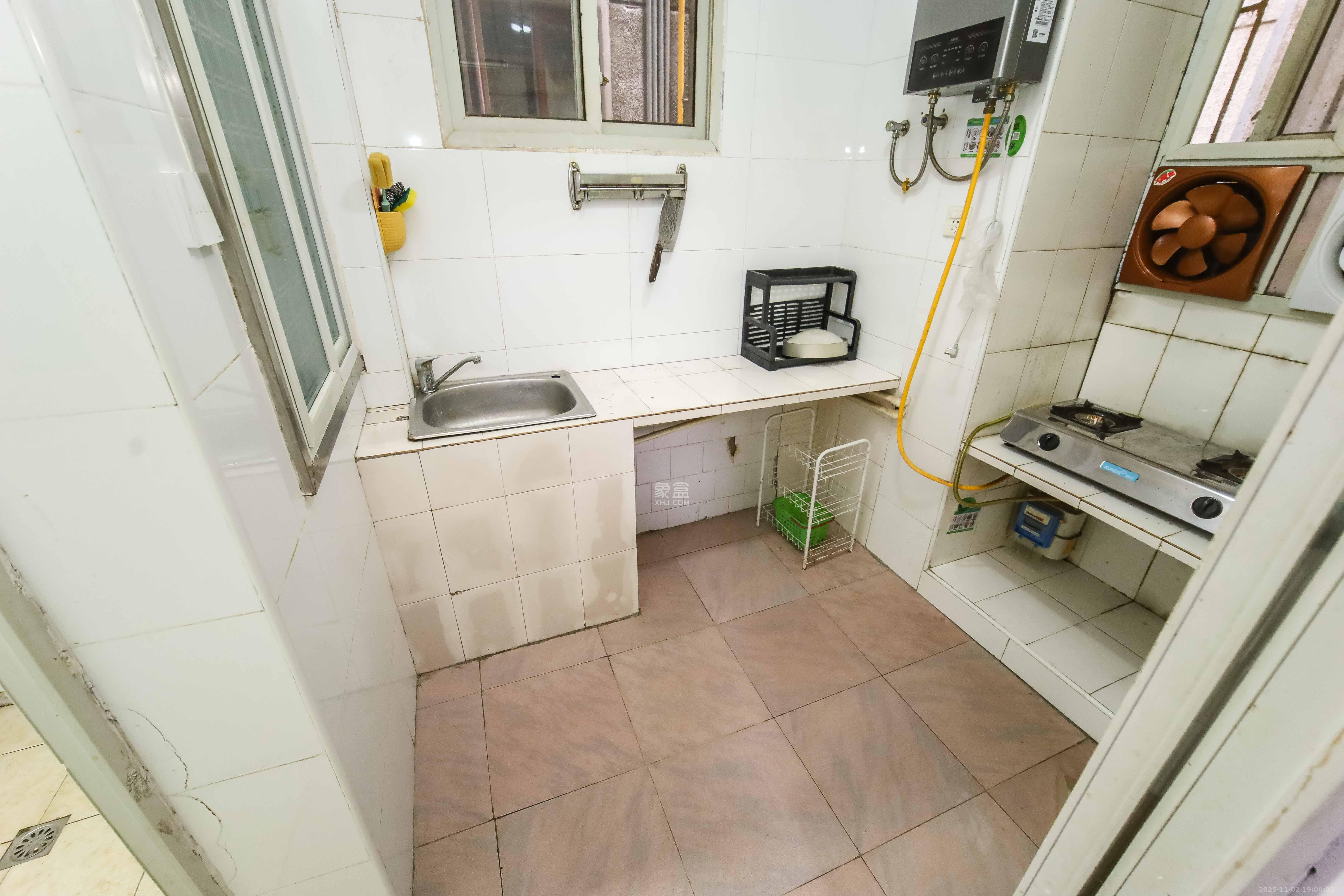 东进小区  2室1厅1卫    44.68万厨房