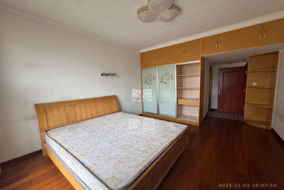 康斯丹郡(融程领秀佳园) 4室2厅2卫 2800.0元/月 康斯丹郡(融程领秀佳园) 4室2厅2卫 2800.0元/月室内图