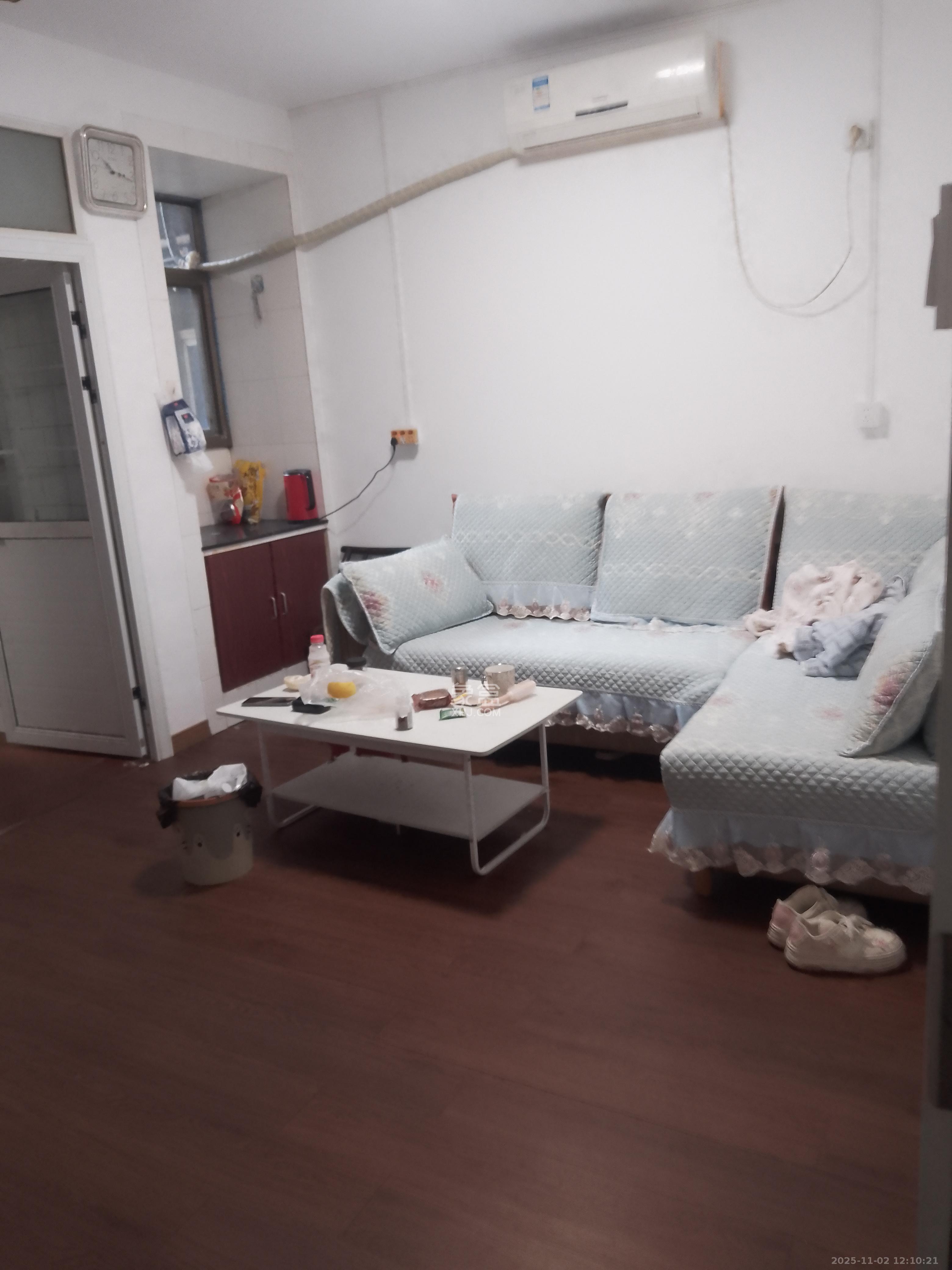 向东南社区 2室1厅1卫 1500.0元/月 向东南社区 2室1厅1卫 1500.0元/月室内图