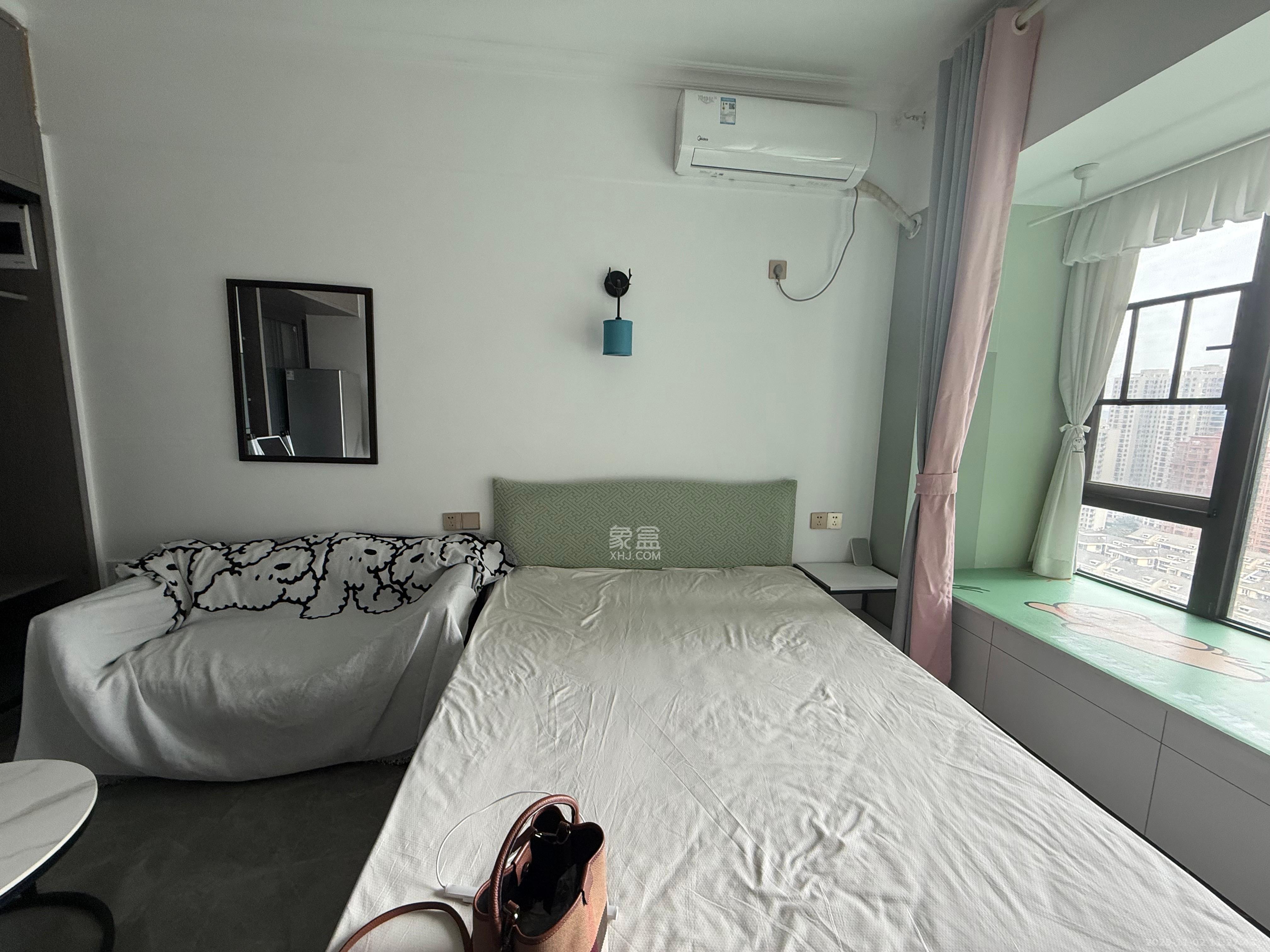 龙湖湘江星座(祺鑫星座公寓) 1室1厅1卫 1500.0元/月 龙湖湘江星座(祺鑫星座公寓) 1室1厅1卫 1500.0元/月室内图