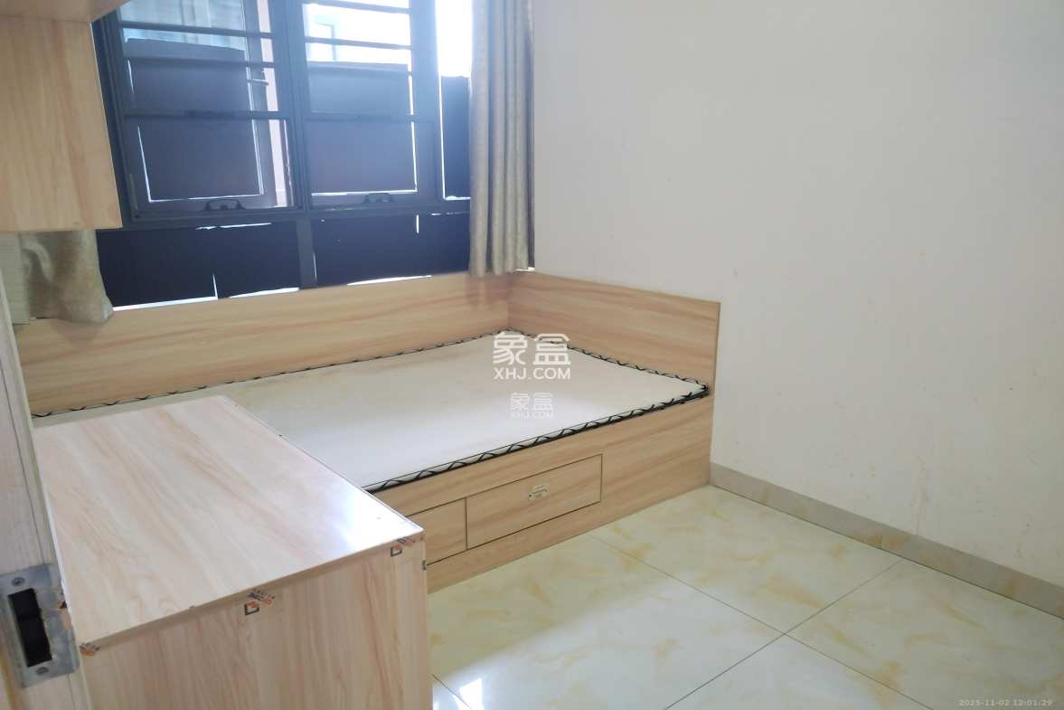 玛丽的花园(金色阳光家园) 3室2厅1卫 2000.0元/月 玛丽的花园(金色阳光家园) 3室2厅1卫 2000.0元/月室内图