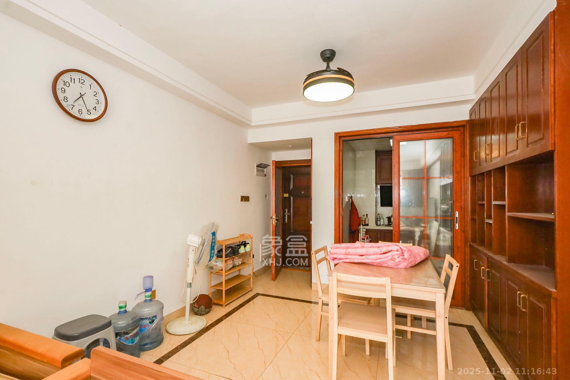 钰龙天下二期(钰龙佳园)  3室2厅2卫    2500.0元/月 钰龙天下二期(钰龙佳园)  3室2厅2卫    2500.0元/月室内图