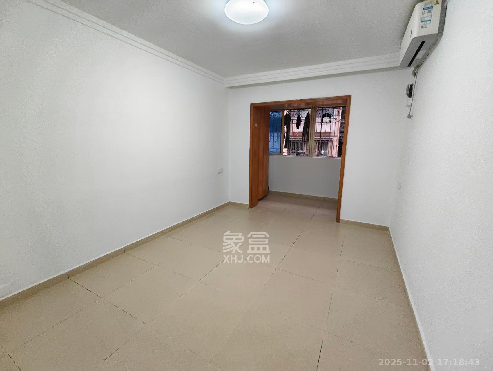 韭菜园商住楼  2室2厅2卫    2600.0元/月室内图