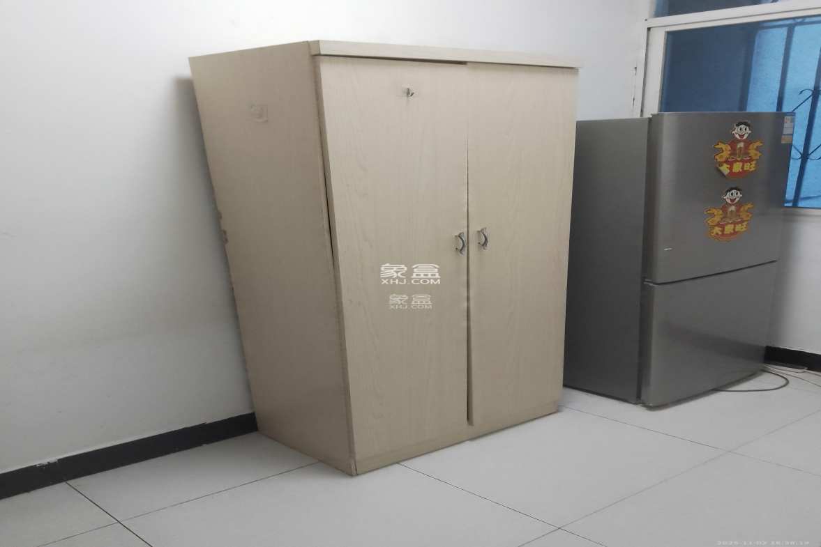 向东南社区 1室1厅1卫 1100.0元/月 向东南社区 1室1厅1卫 1100.0元/月室内图