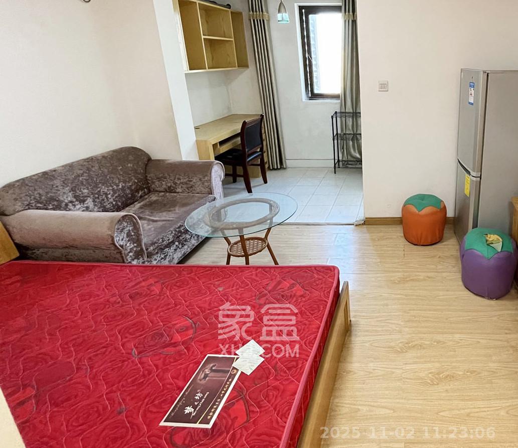 铂宫  1室1厅1卫    1700.0元/月室内图