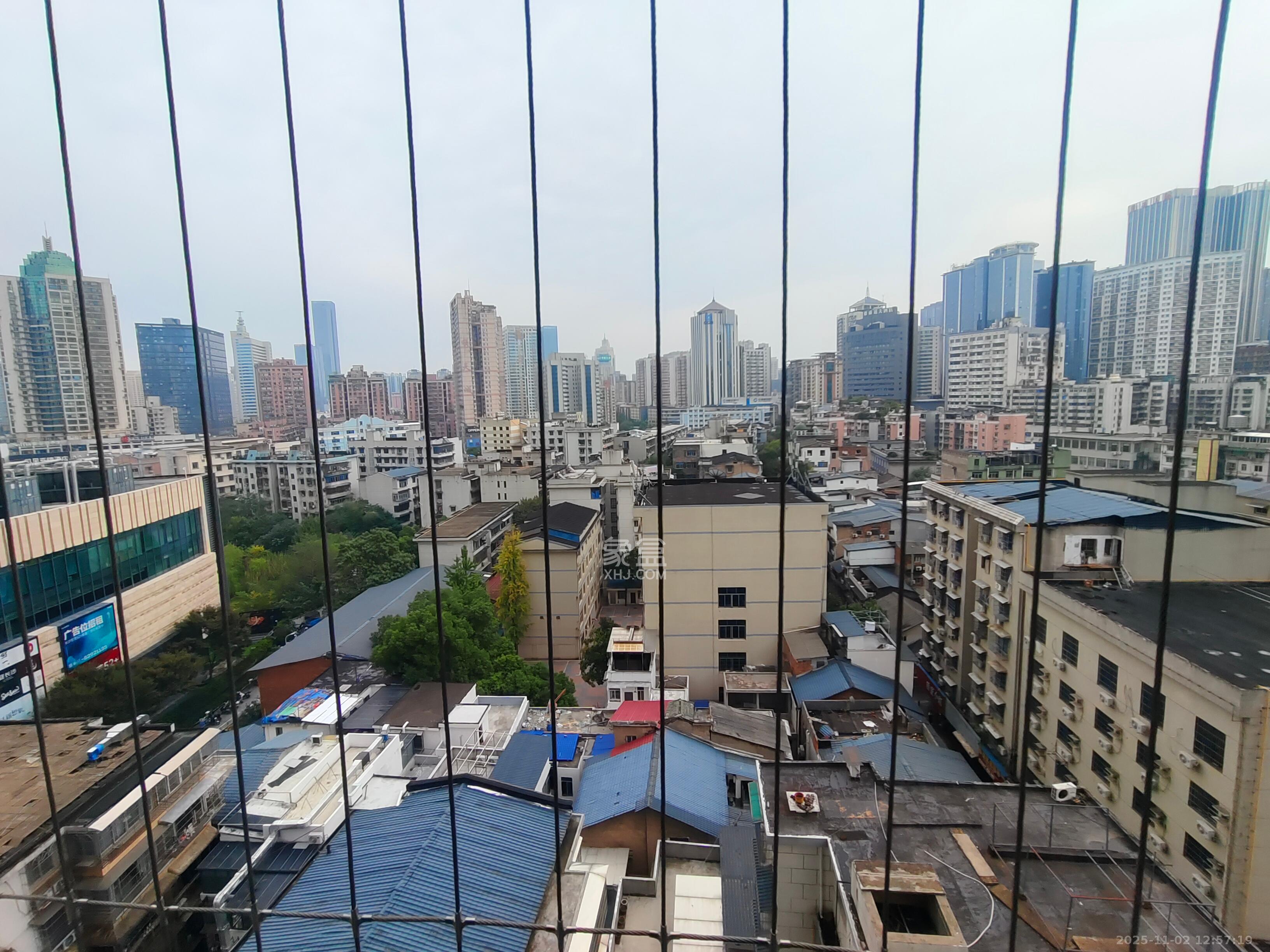 七彩丽都  1室1厅1卫    1600.0元/月室内图