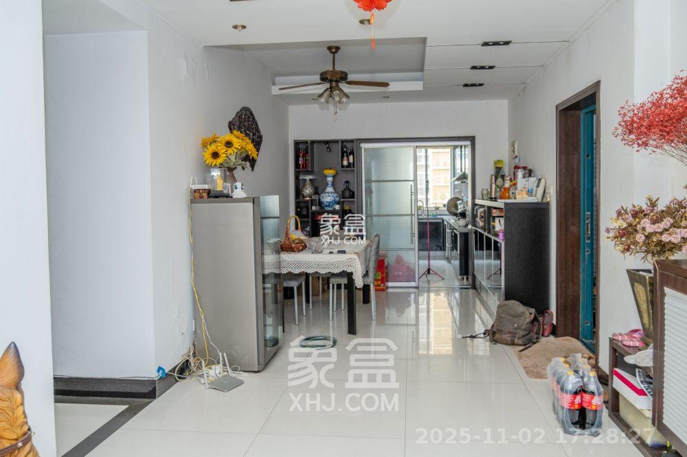 红树湾  4室2厅2卫    2500.0元/月室内图