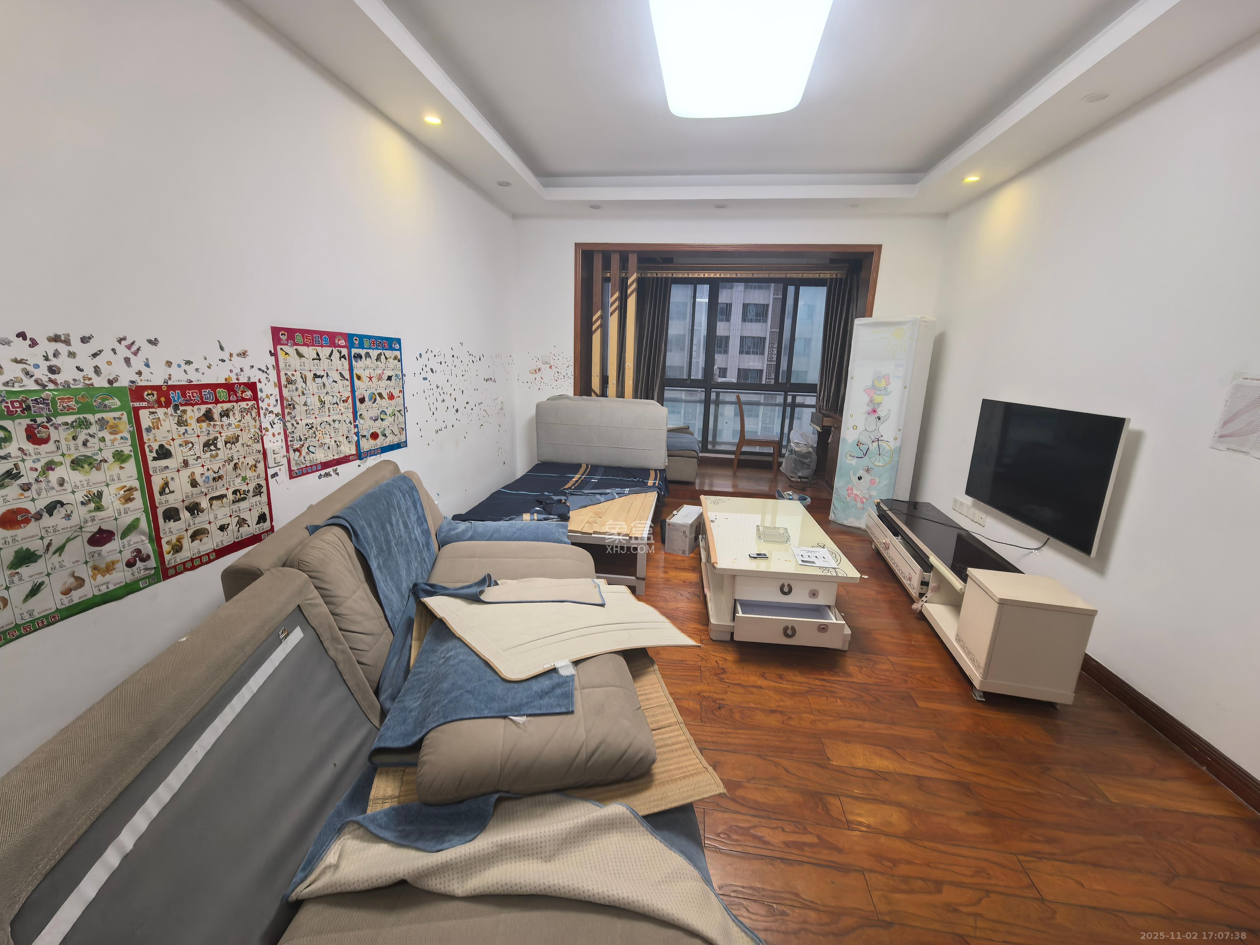 中信城市广场（中信新城一期）  2室2厅1卫    2000.0元/月