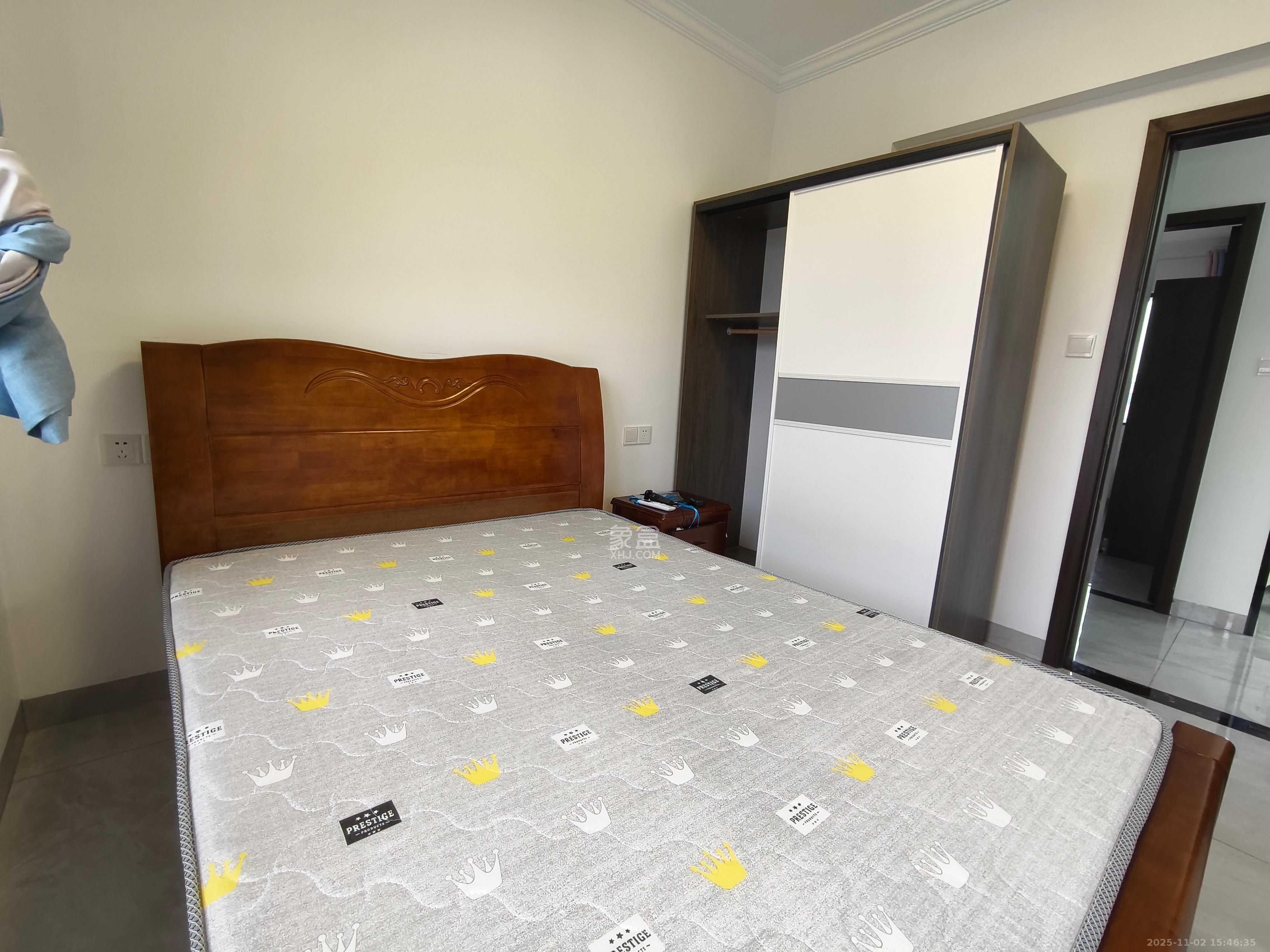 山水新城  3室2厅1卫    2700.0元/月室内图