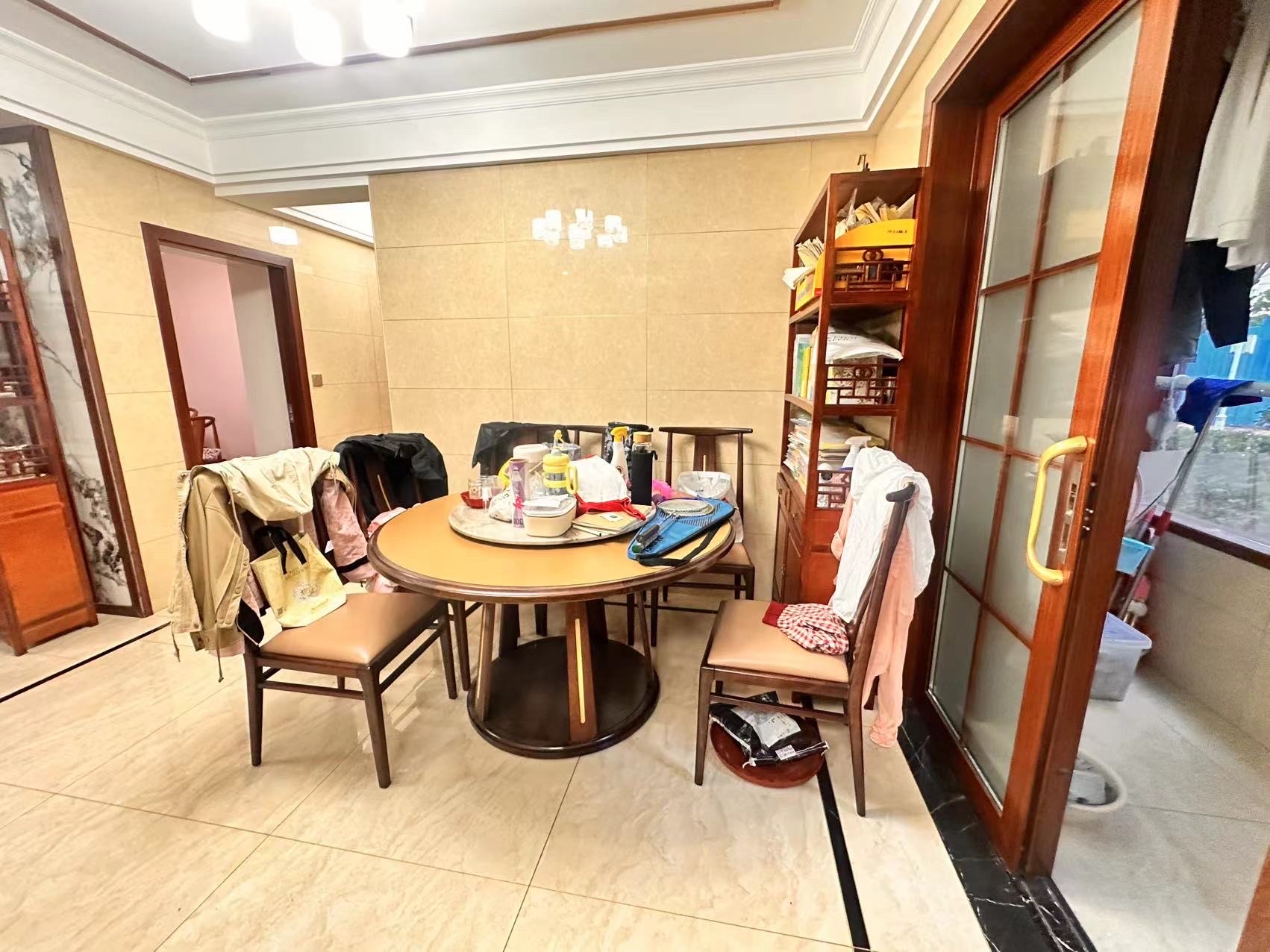 壹号院子 4室2厅2卫 88.0万 壹号院子 4室2厅2卫 88.0万客厅