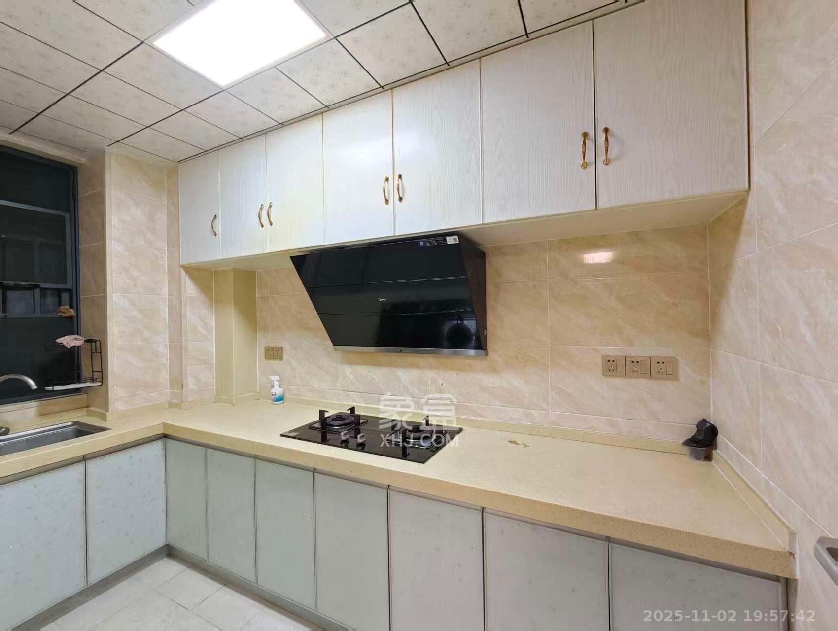 金南家园三期  2室2厅1卫    2200.0元/月 金南家园三期  2室2厅1卫    2200.0元/月室内图