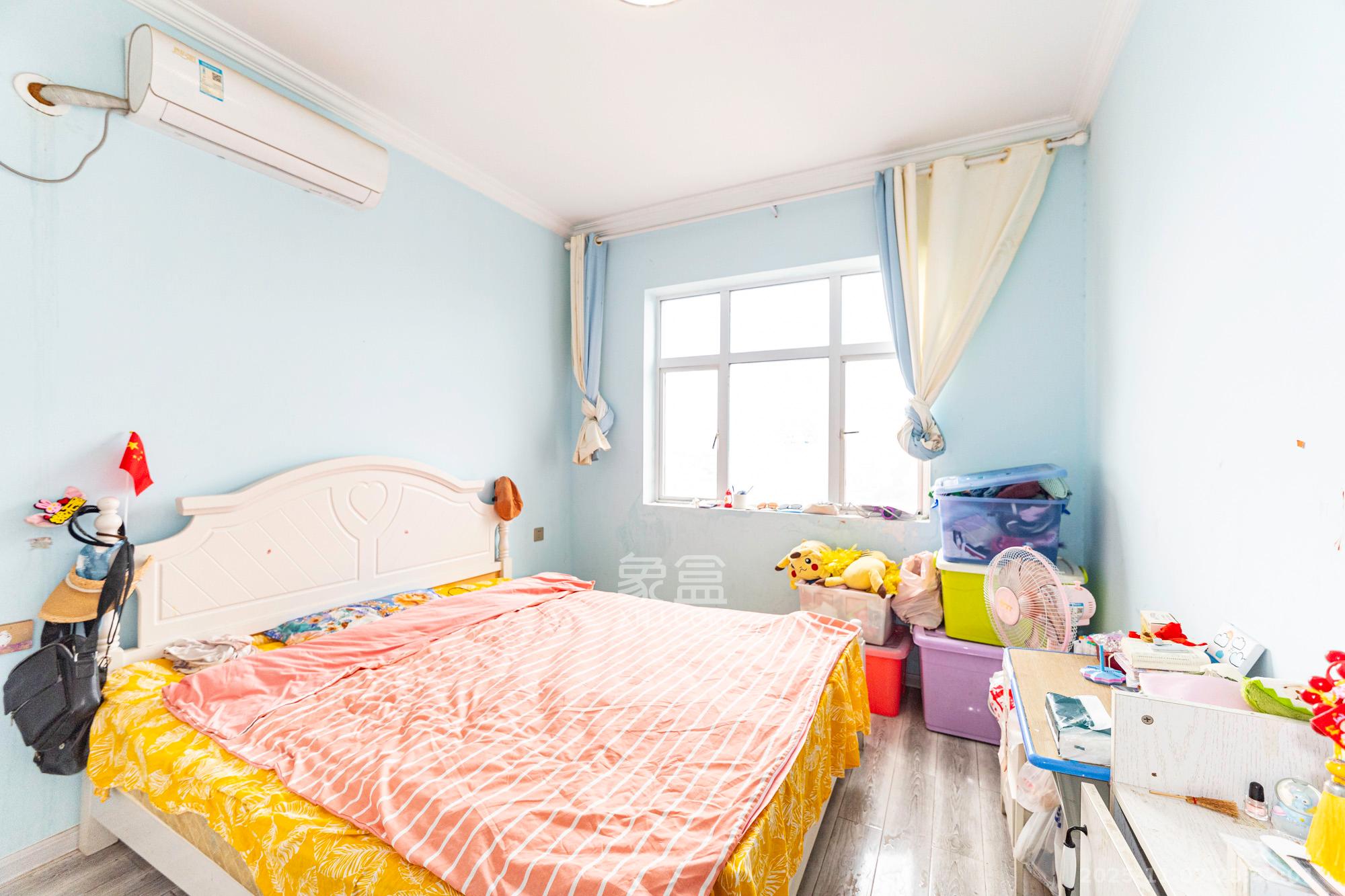 淞雅苑  4室2厅2卫    70.0万卧室