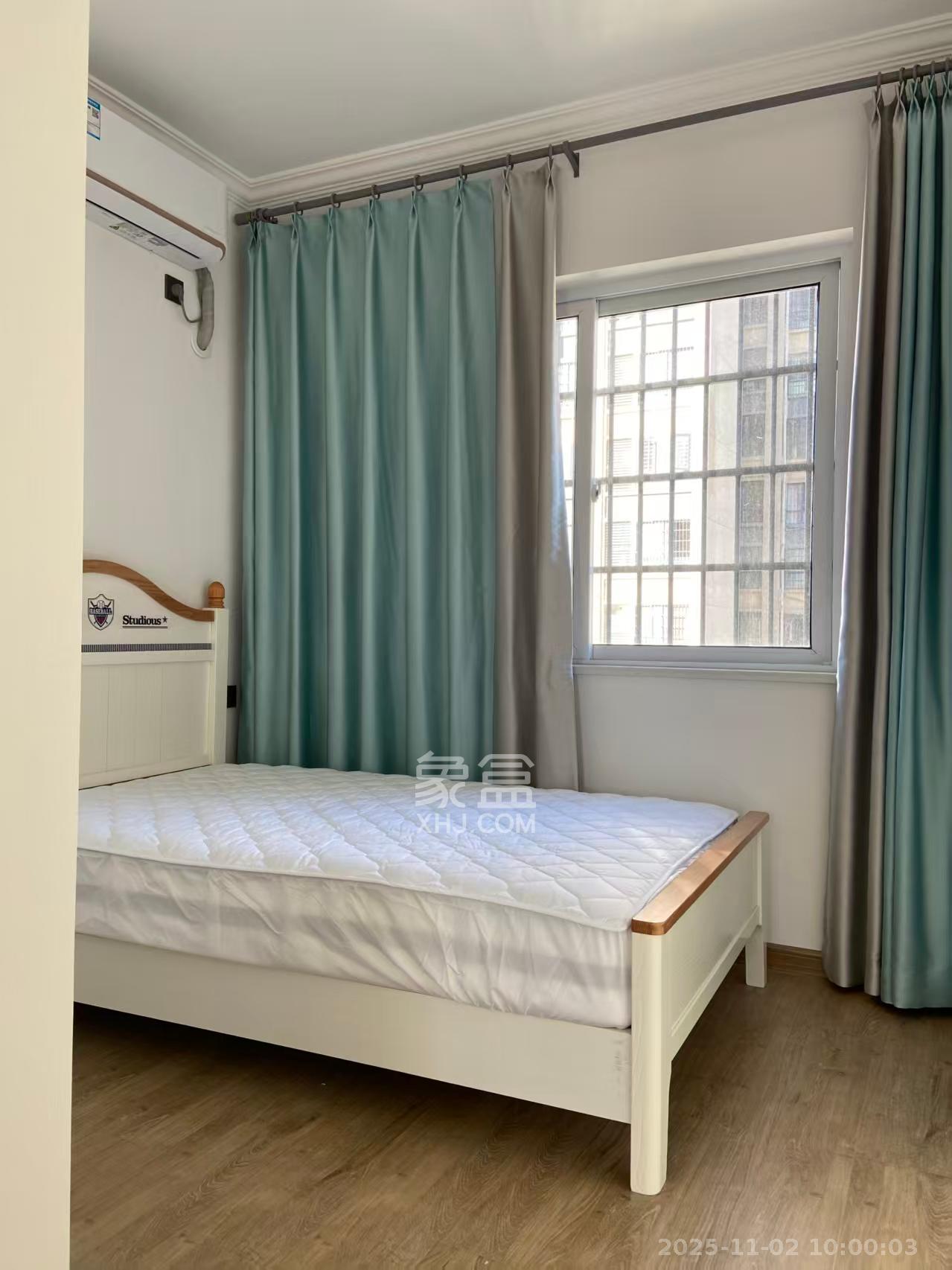 天麓尚层  3室2厅2卫    2600.0元/月室内图