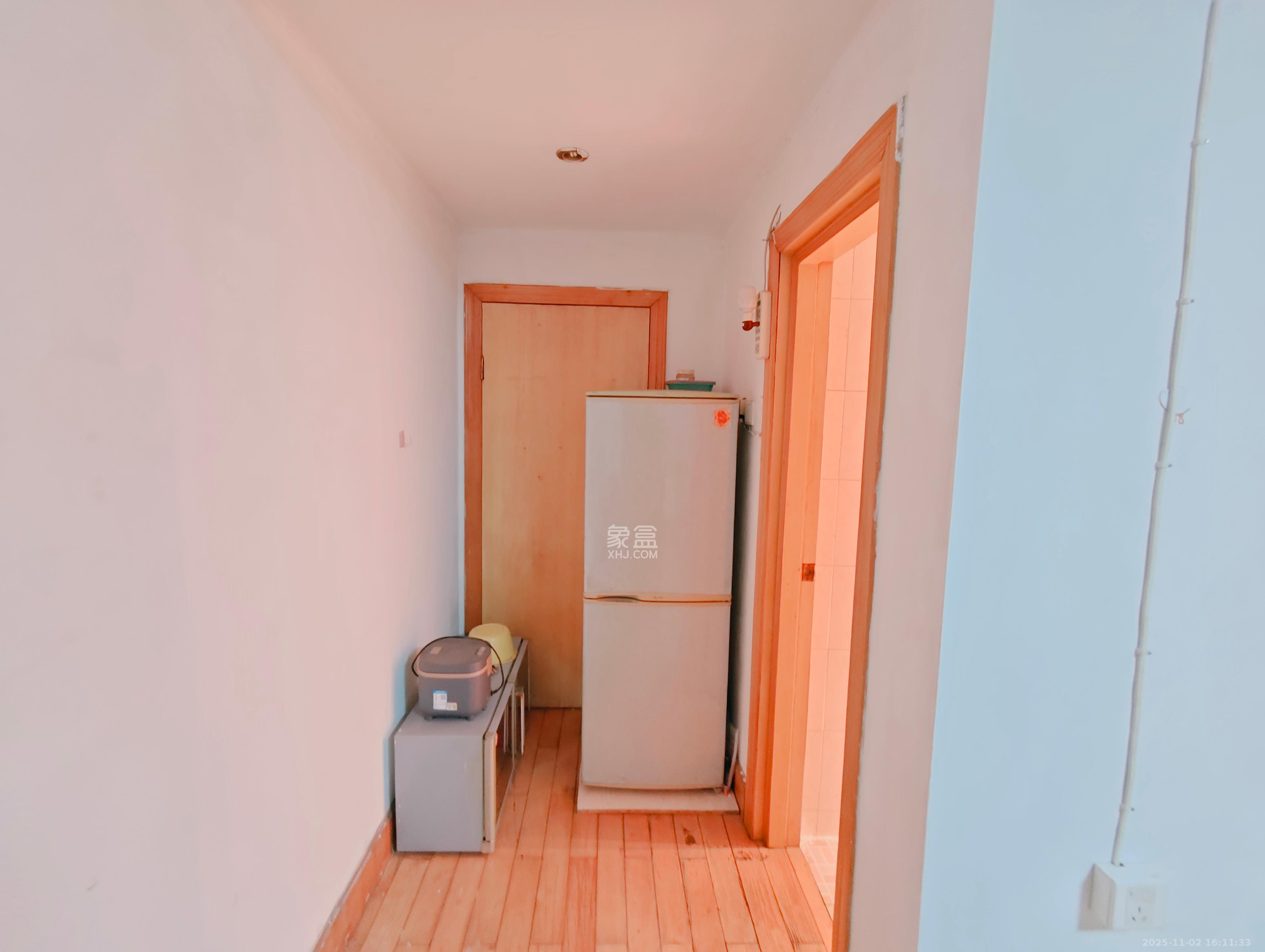 韭菜园商住楼 1室1厅1卫 1500.0元/月 韭菜园商住楼 1室1厅1卫 1500.0元/月室内图