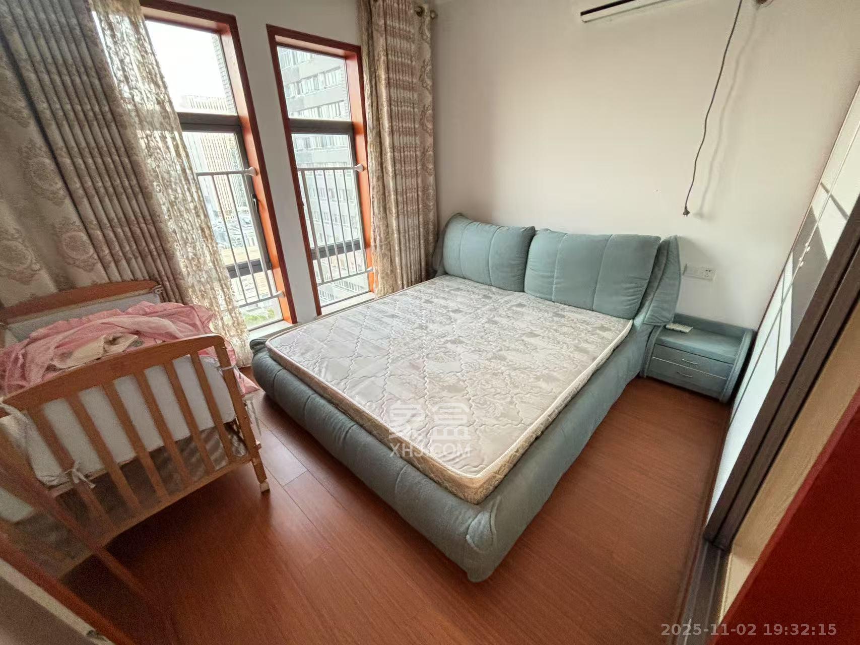 中房瑞致国际  3室2厅2卫    2800.0元/月室内图