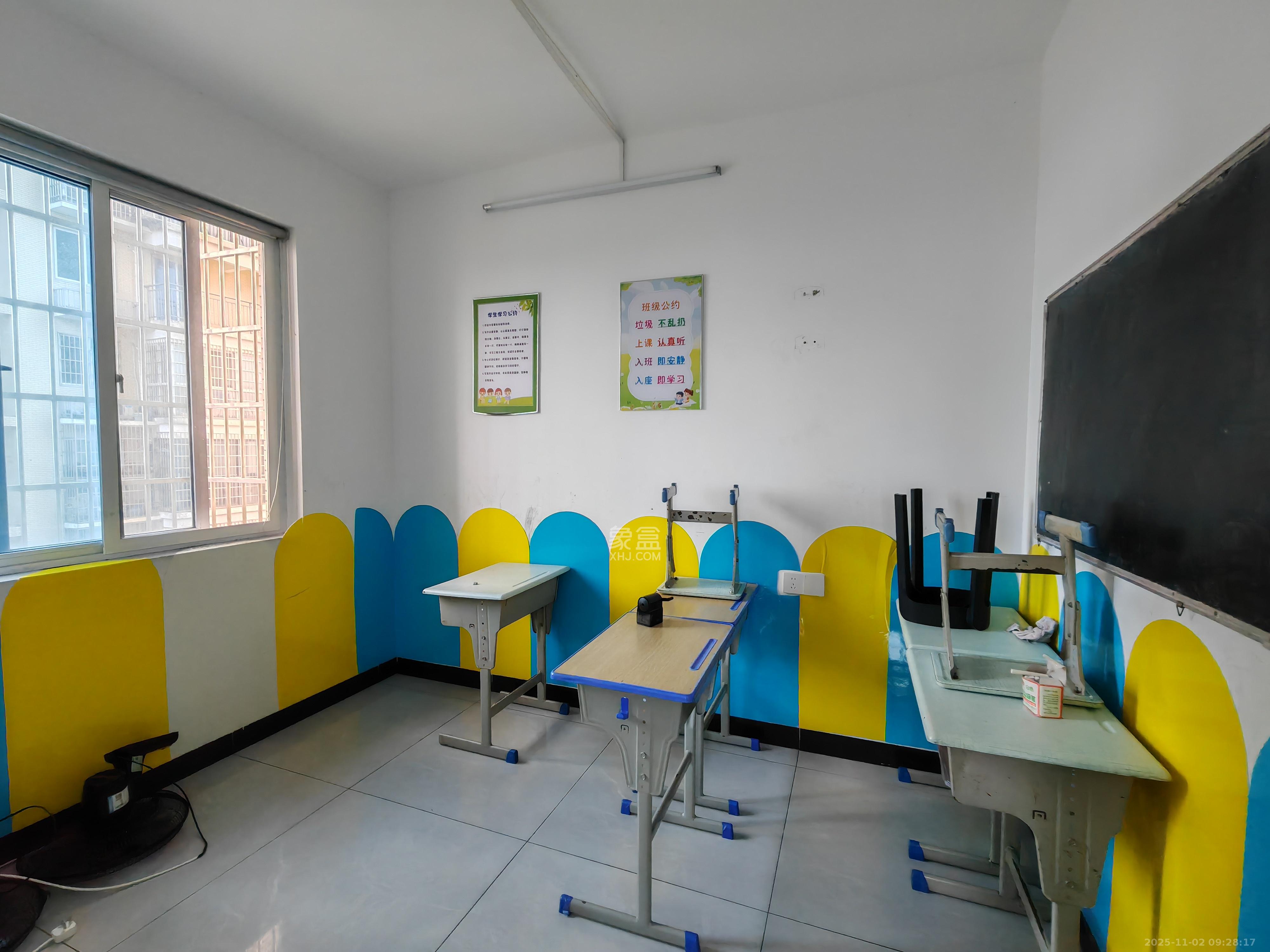 谷山庭院二期  3室1厅2卫    2100.0元/月室内图