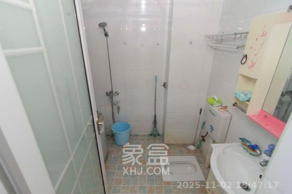 钱隆首府(福晟御园)  1室2厅1卫    2300.0元/月室内图