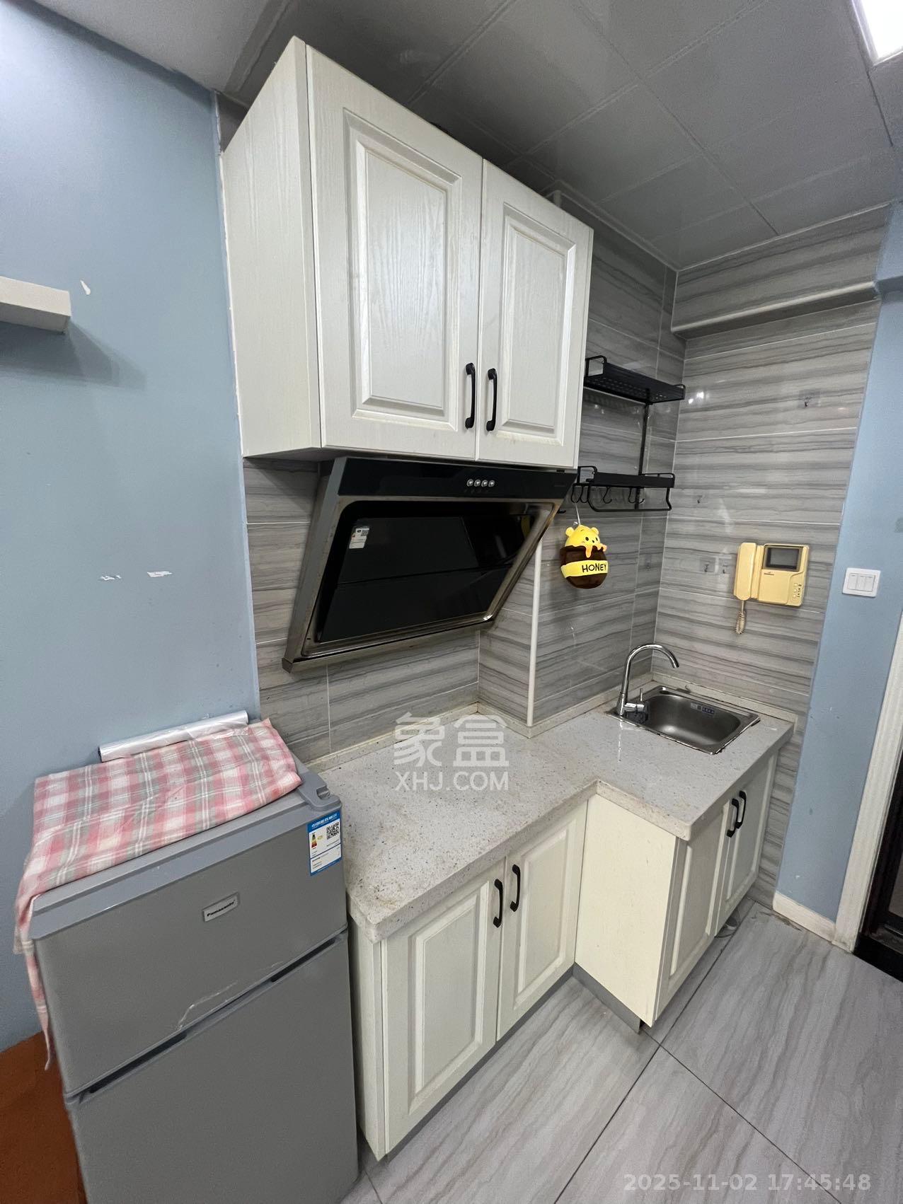 都市先锋  1室1厅1卫    2000.0元/月室内图