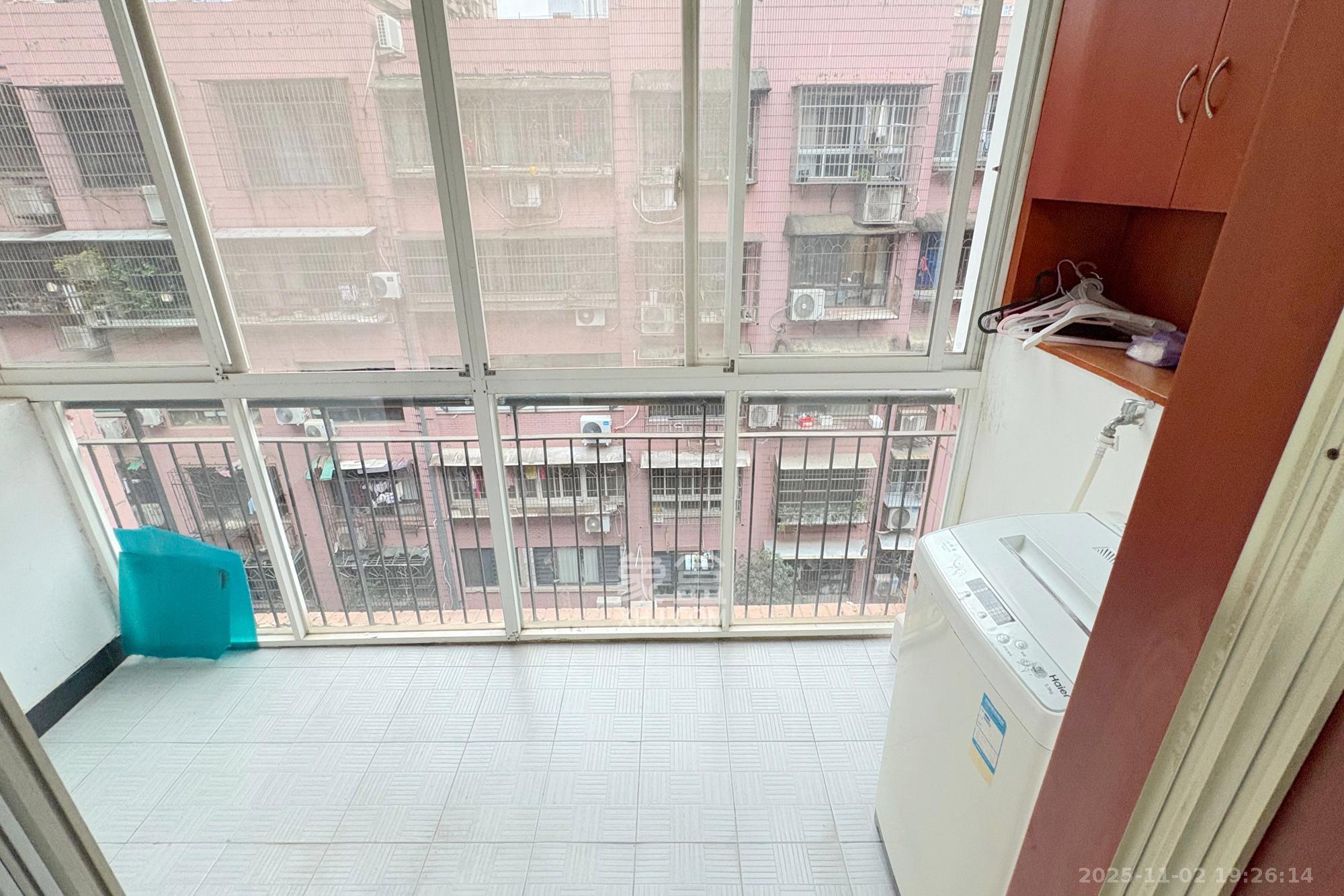 新富城  2室2厅1卫    59.0万阳台