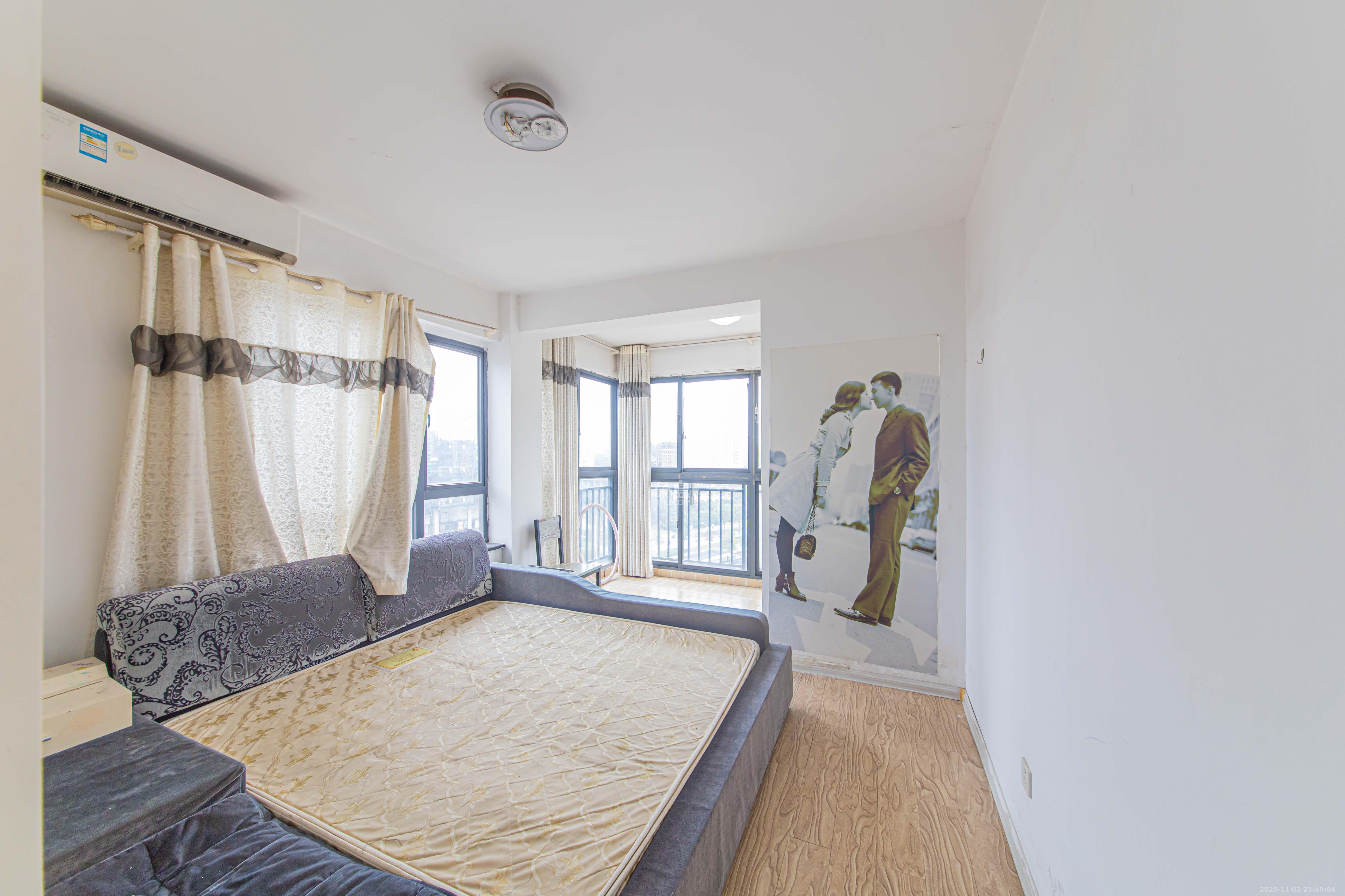 中信文化广场(中信新城二期) 3室2厅1卫 52.8万 中信文化广场(中信新城二期) 3室2厅1卫 52.8万卧室