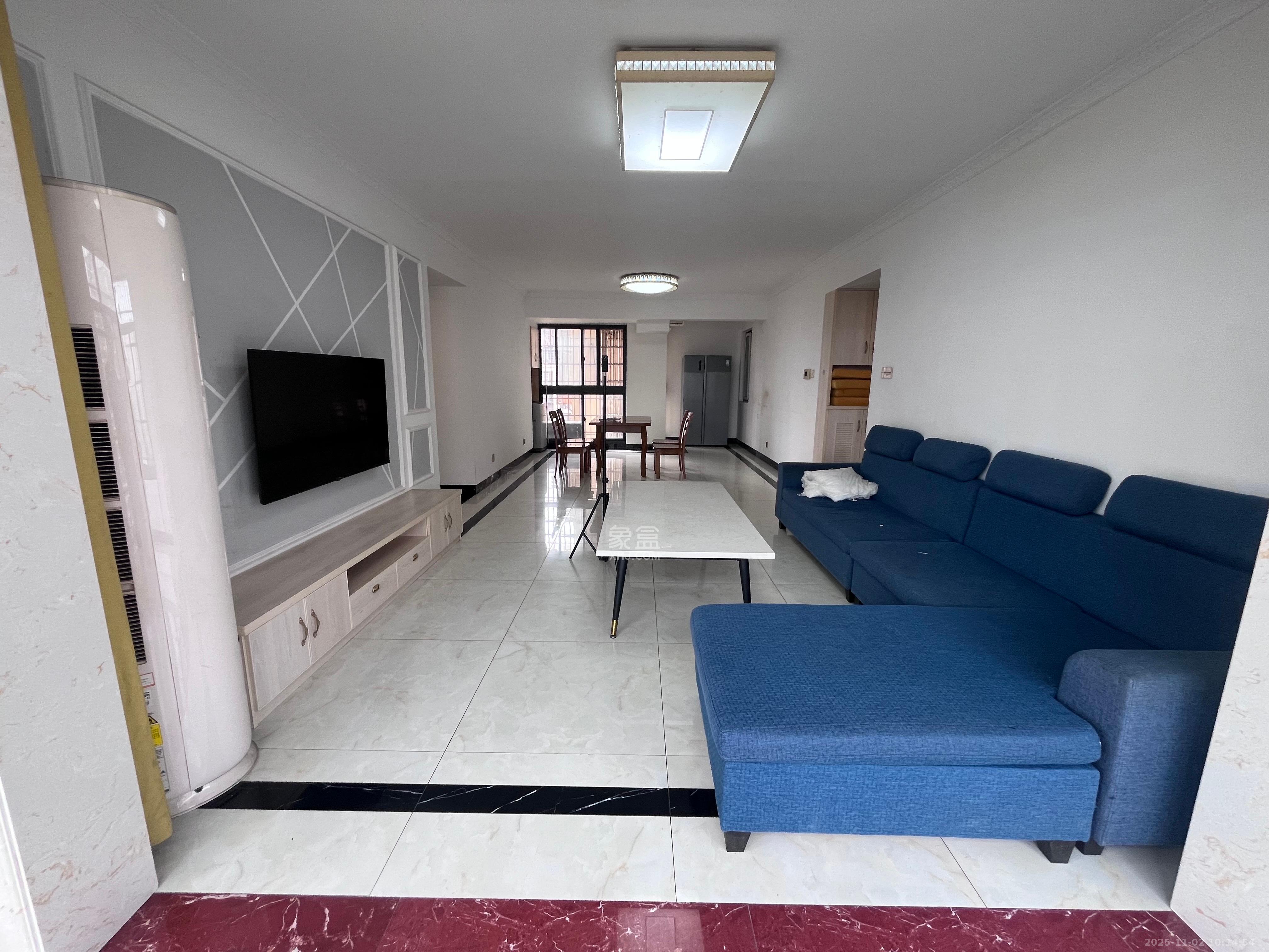 桥头家苑一期  3室2厅2卫    2000.0元/月室内图