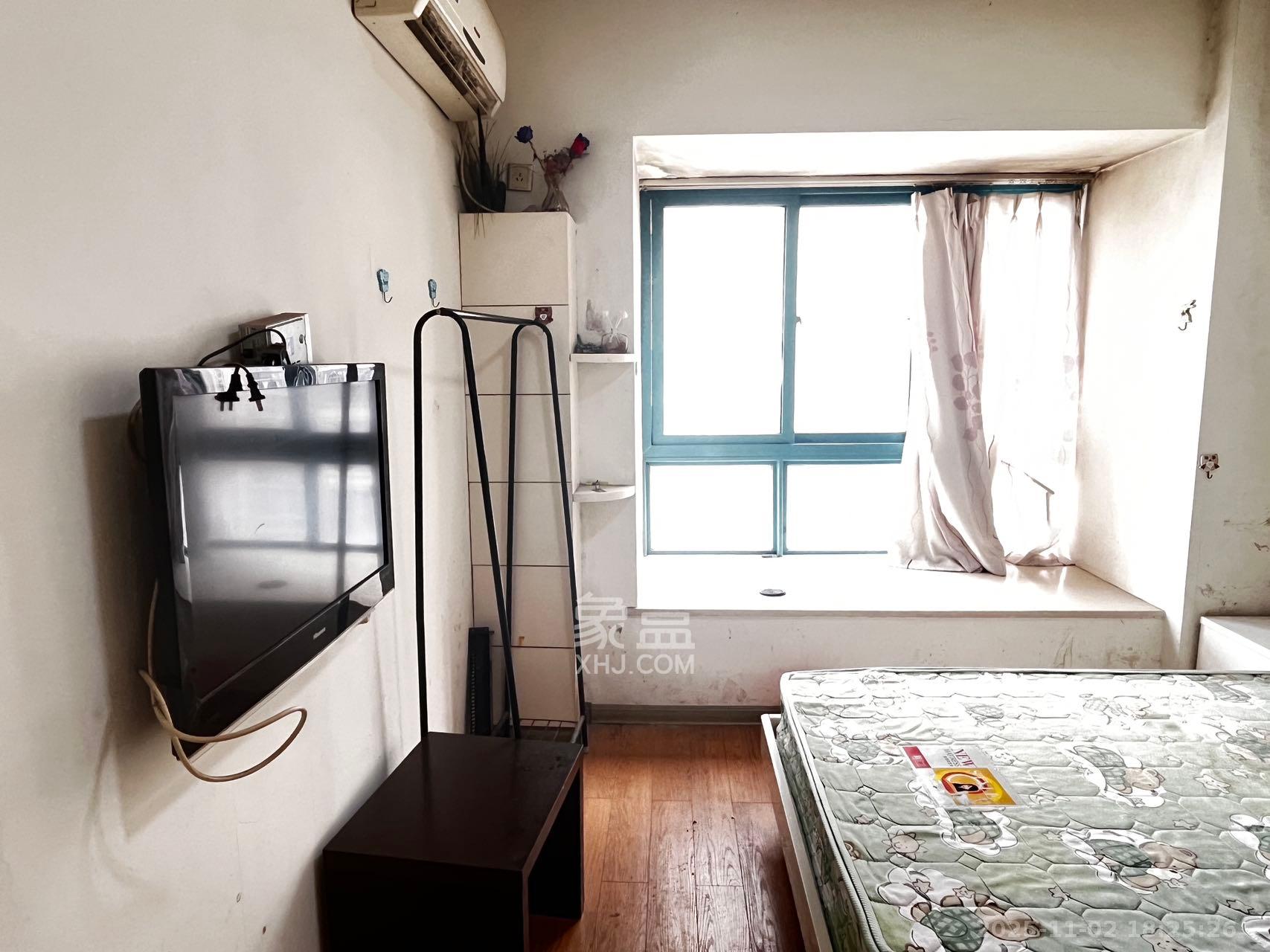 蝴蝶谷  3室2厅1卫    1700.0元/月室内图