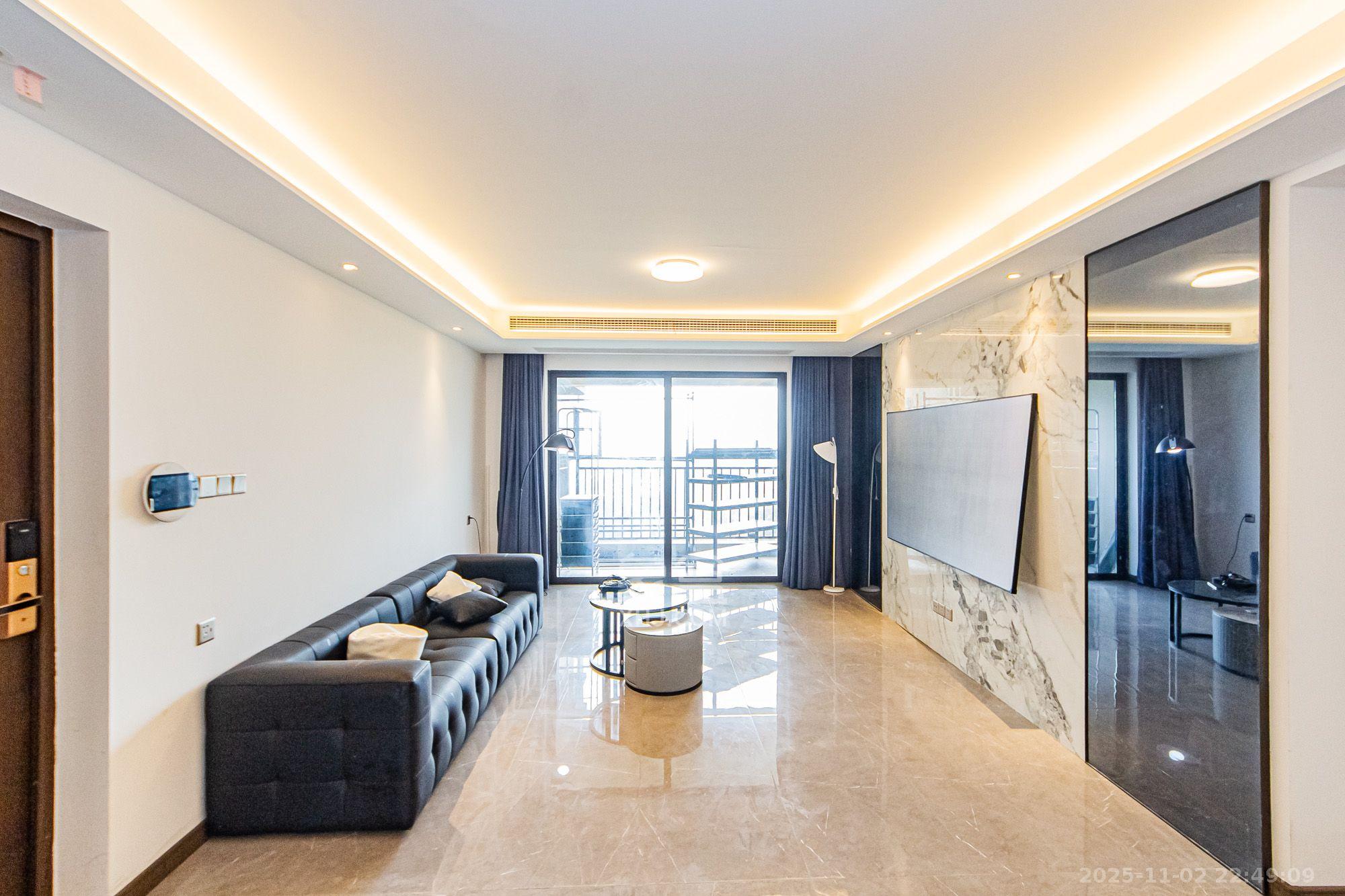 龙湖春江天玺  4室2厅2卫    4500.0元/月室内图