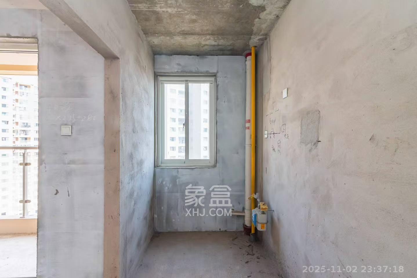 北辰三角洲E4区  4室2厅2卫    160.0万厨房