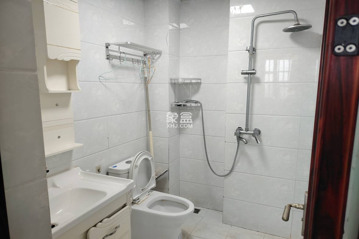 鑫海华庭 1室1厅1卫 1600.0元/月 鑫海华庭 1室1厅1卫 1600.0元/月室内图