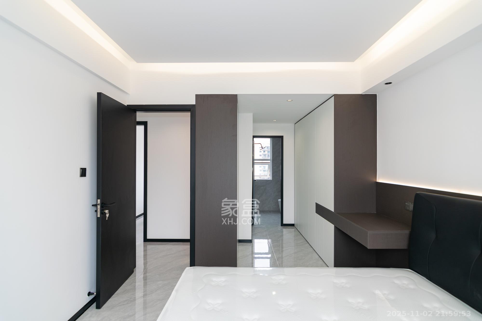 新华联梦想城  4室2厅2卫    106.8万卧室