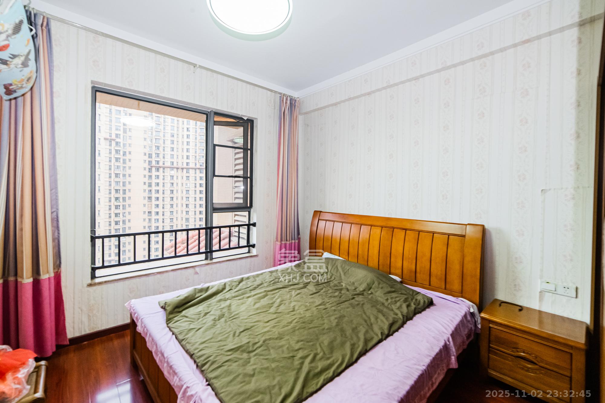 珠江郦城薰衣道  4室2厅2卫    138.0万卧室