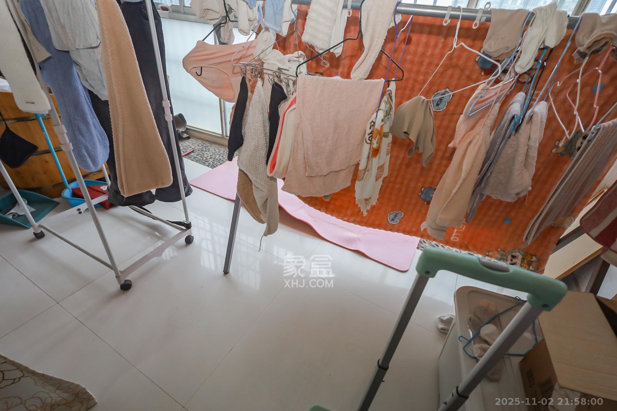 湘许嘉园 3室2厅1卫 123.0万 湘许嘉园 3室2厅1卫 123.0万阳台