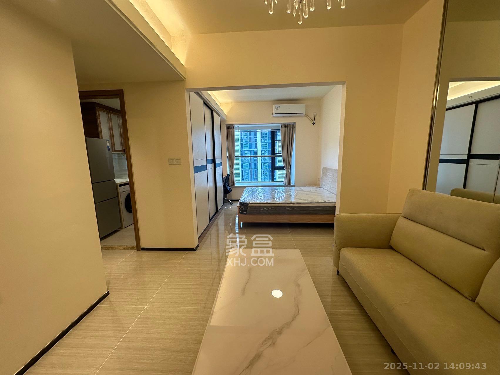 恒大金融广场  1室1厅1卫    1900.0元/月