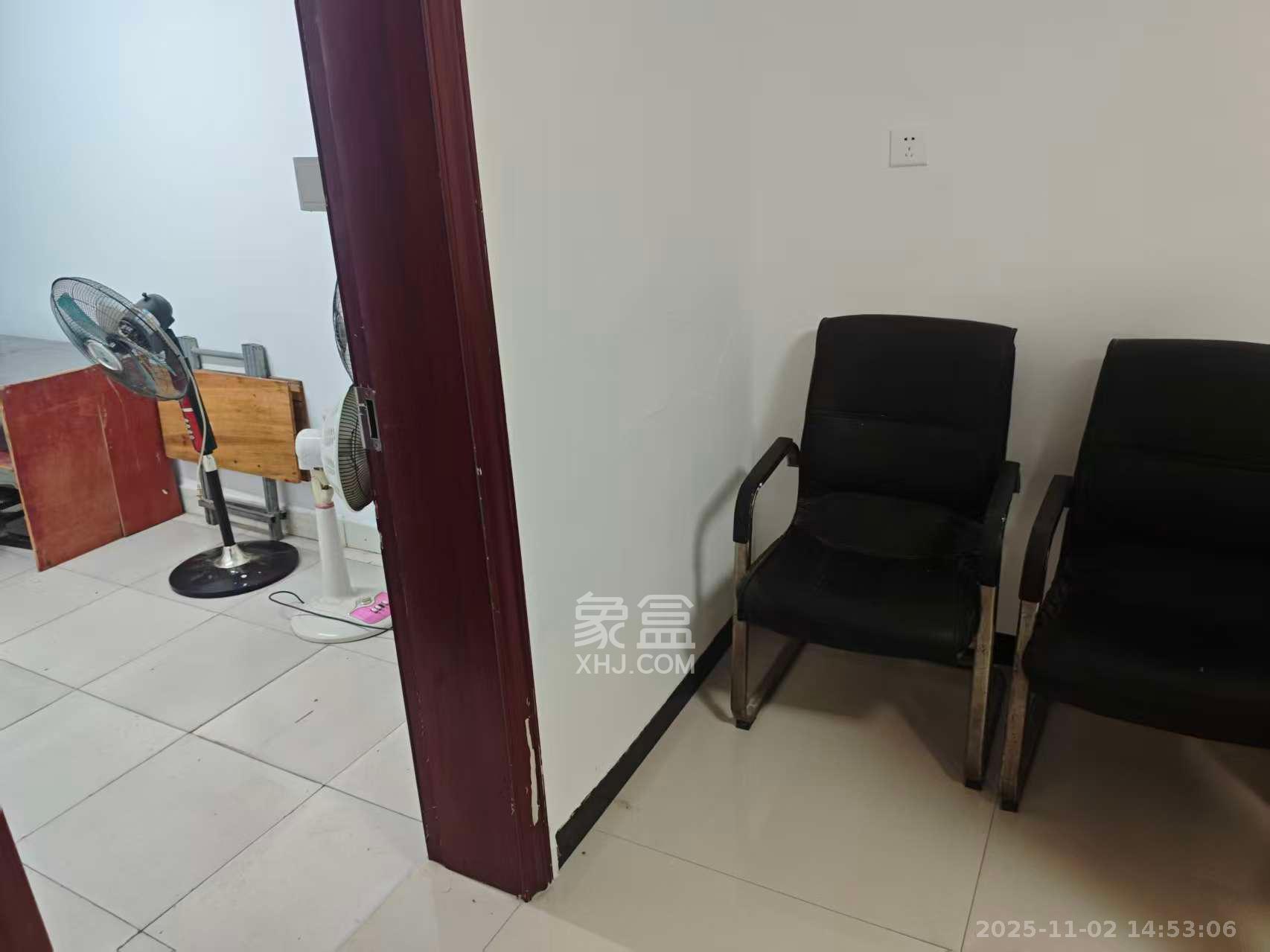 南大桥安居城（百姓市场）  1室2厅1卫    1000.0元/月室内图