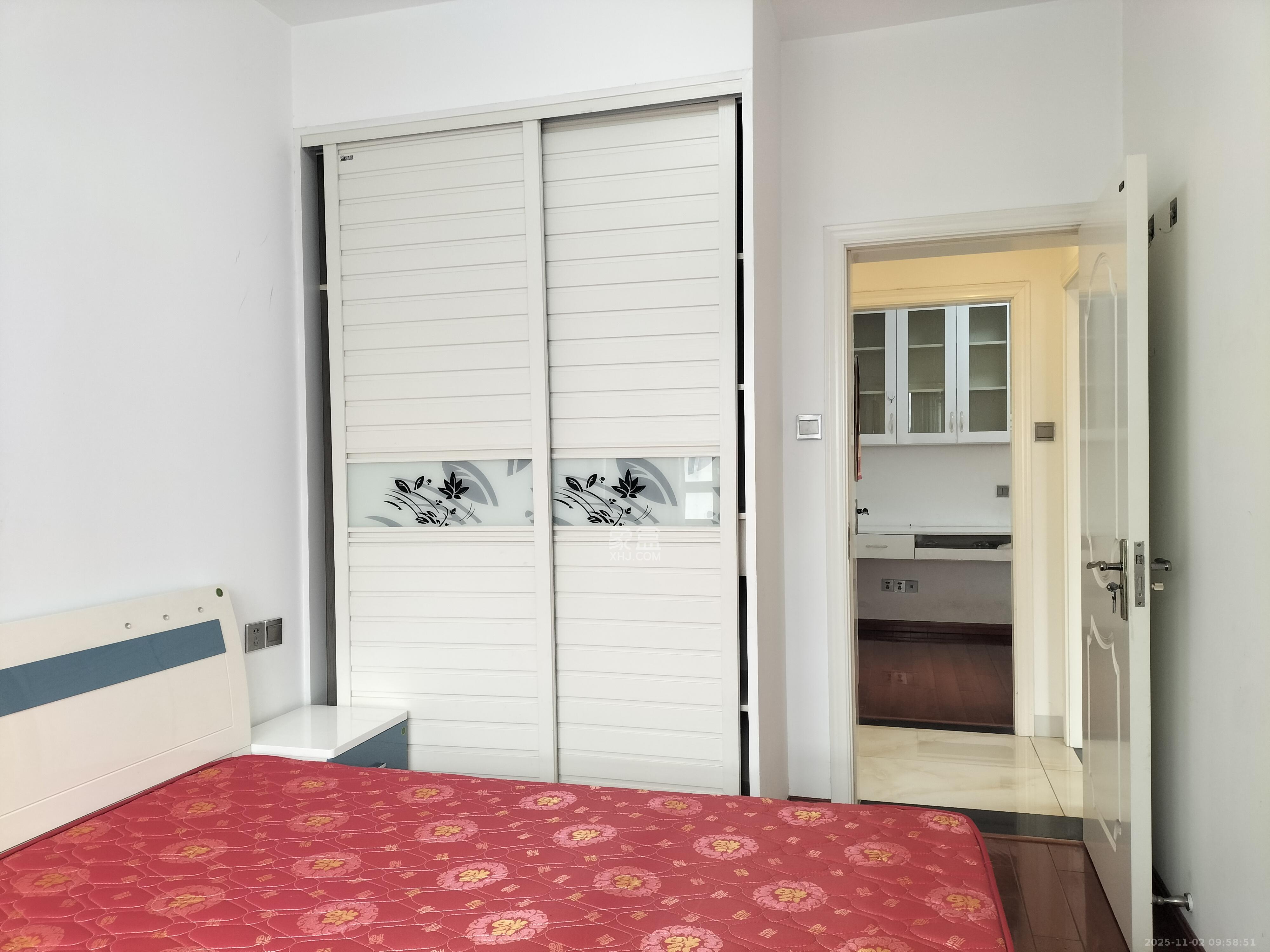 和泓梅溪四季  3室2厅2卫    2980.0元/月室内图