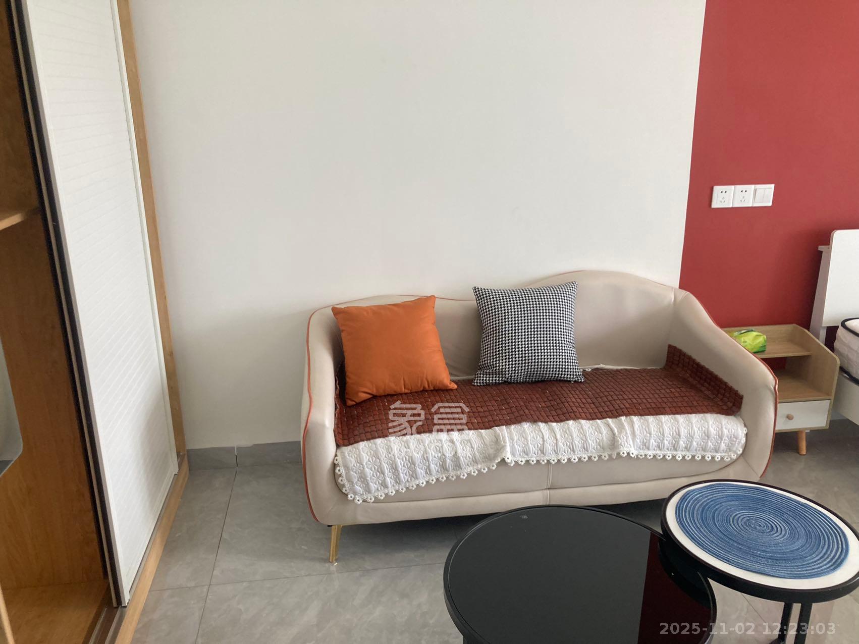 绿洲花园 1室1厅1卫 1600.0元/月 绿洲花园 1室1厅1卫 1600.0元/月室内图